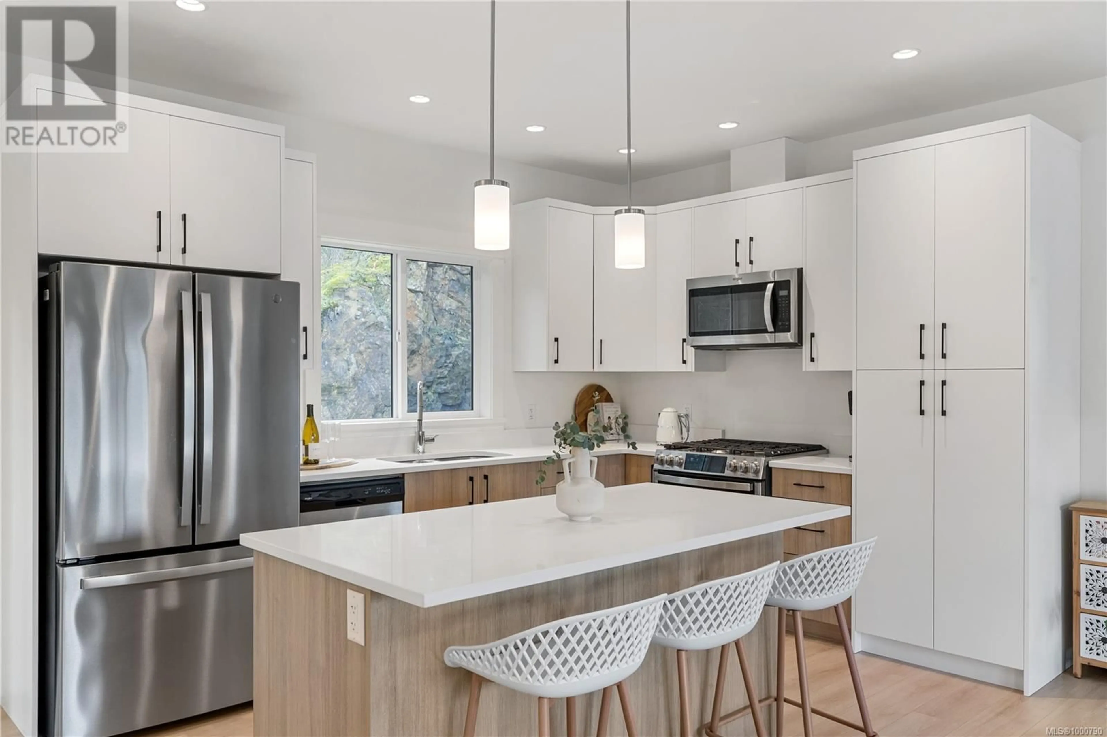 Open concept kitchen, ceramic/tile floor for 837 TOMACK LOOP, Langford British Columbia V9C3X3