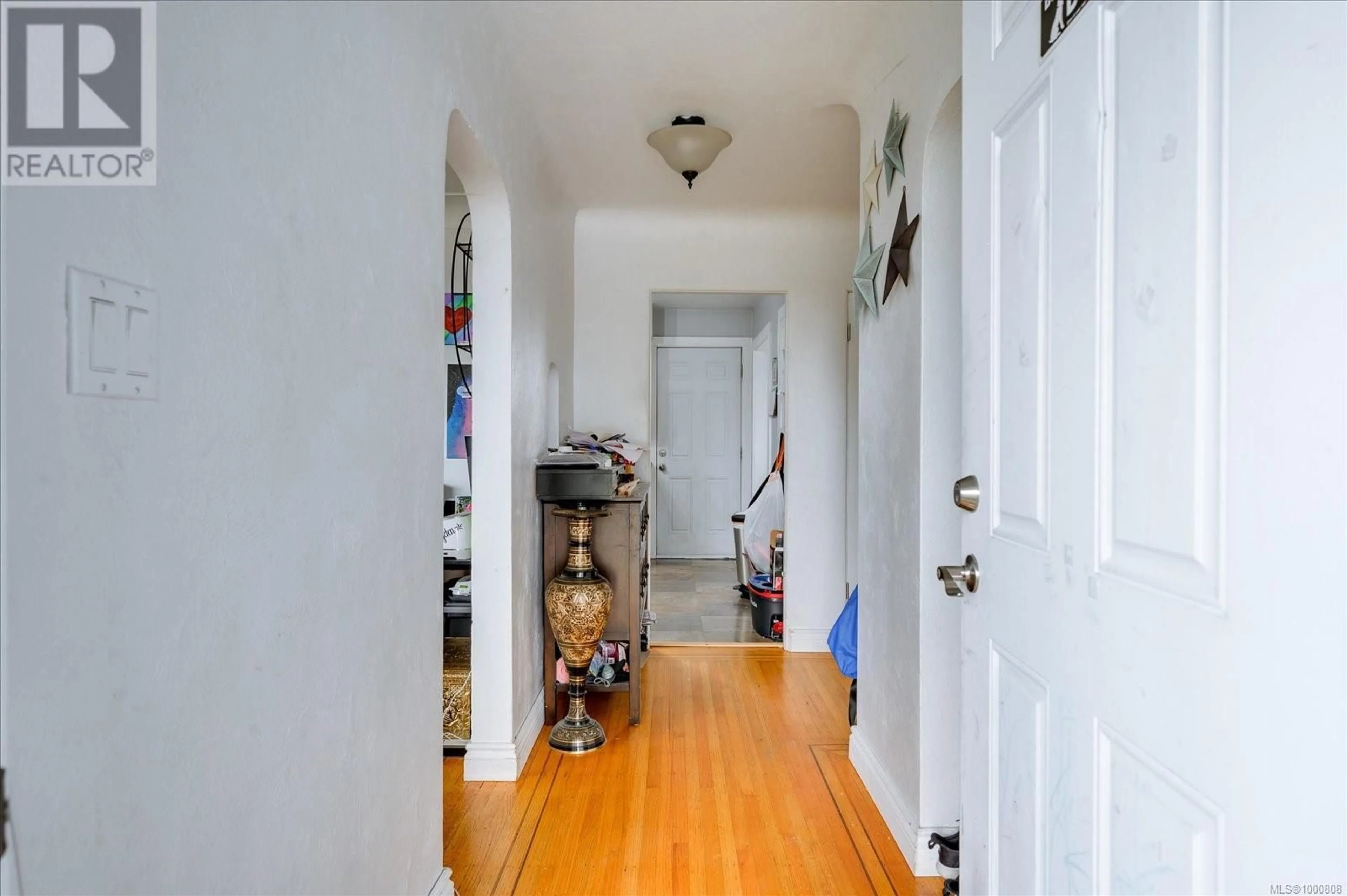 Indoor entryway for 1013 STRATHMORE STREET, Nanaimo British Columbia V9S2L9