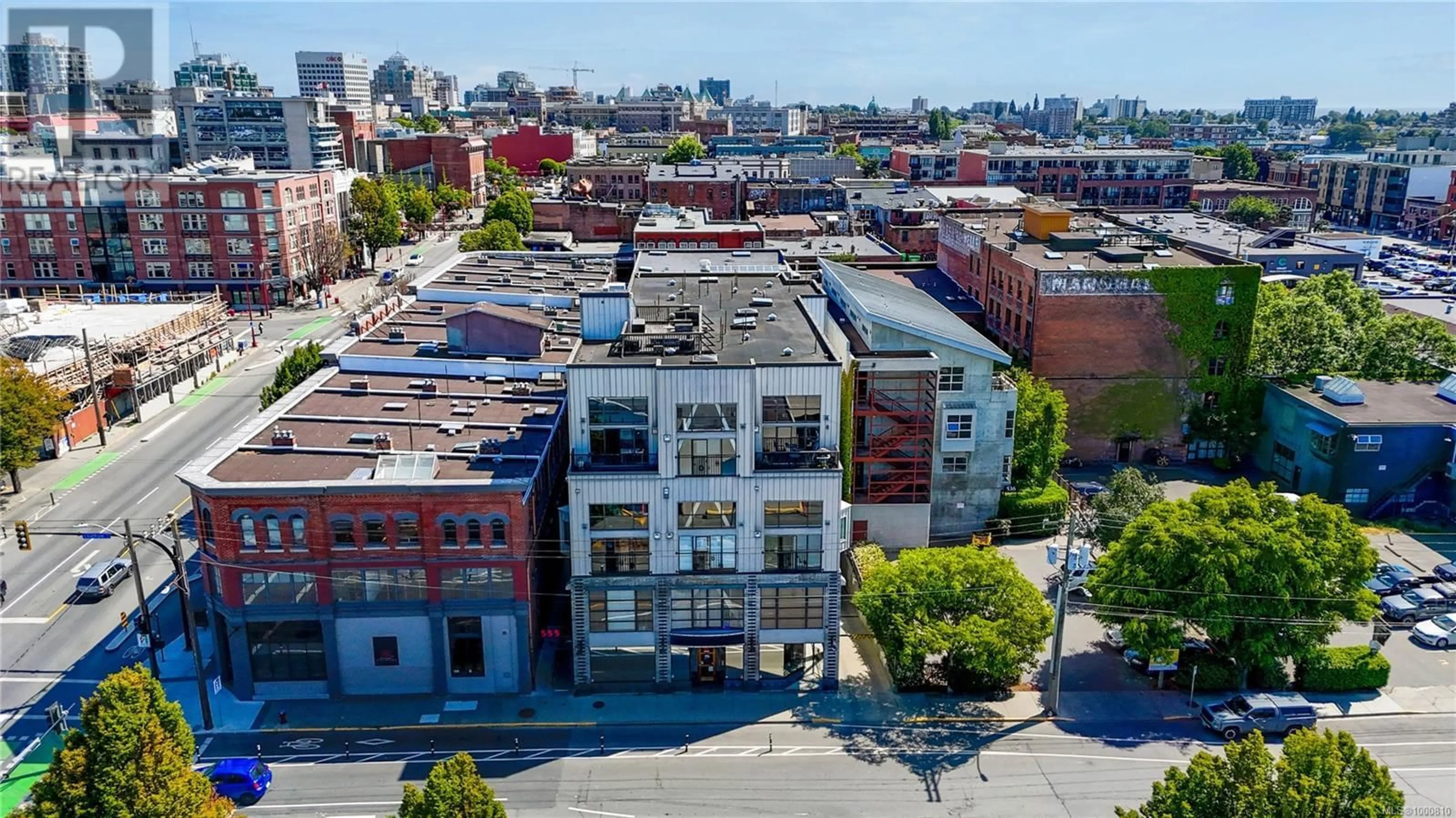 A pic from outside/outdoor area/front of a property/back of a property/a pic from drone, city buildings view from balcony for 309 - 555 CHATHAM STREET, Victoria British Columbia V8T1E1