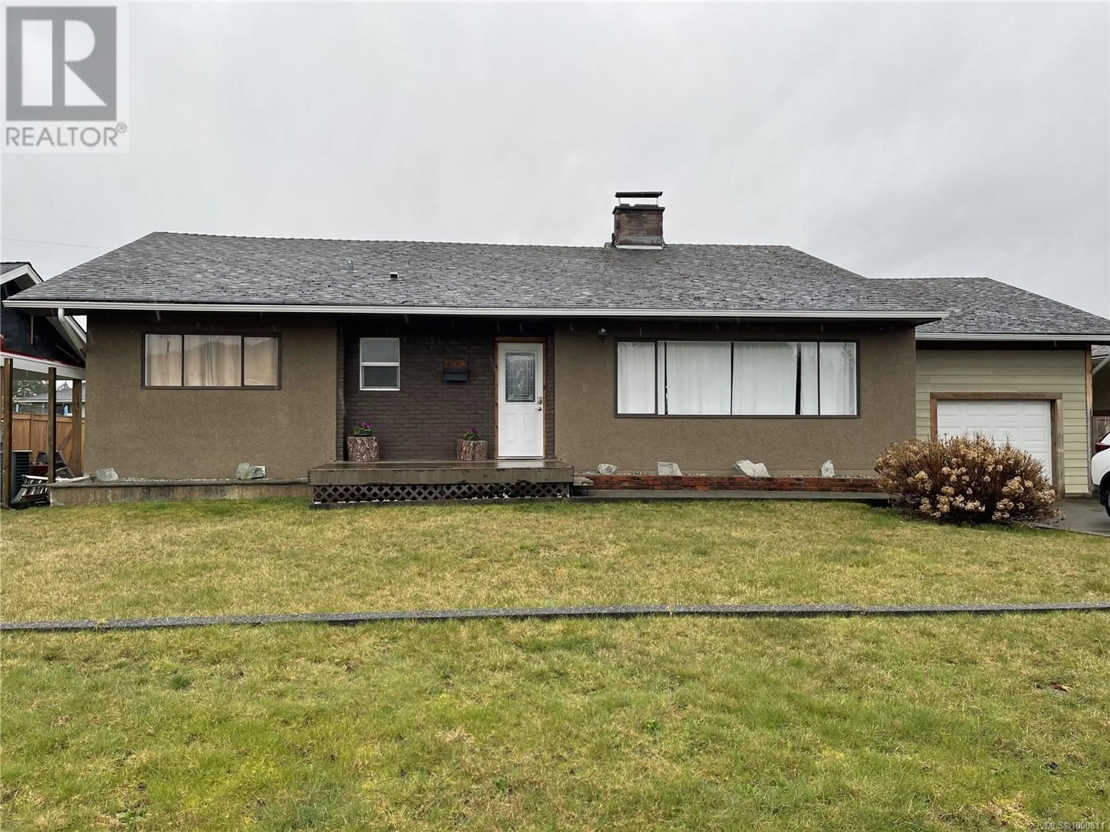 Home with vinyl exterior material, street for 4162 GLENSIDE ROAD, Port Alberni British Columbia V9Y8N9