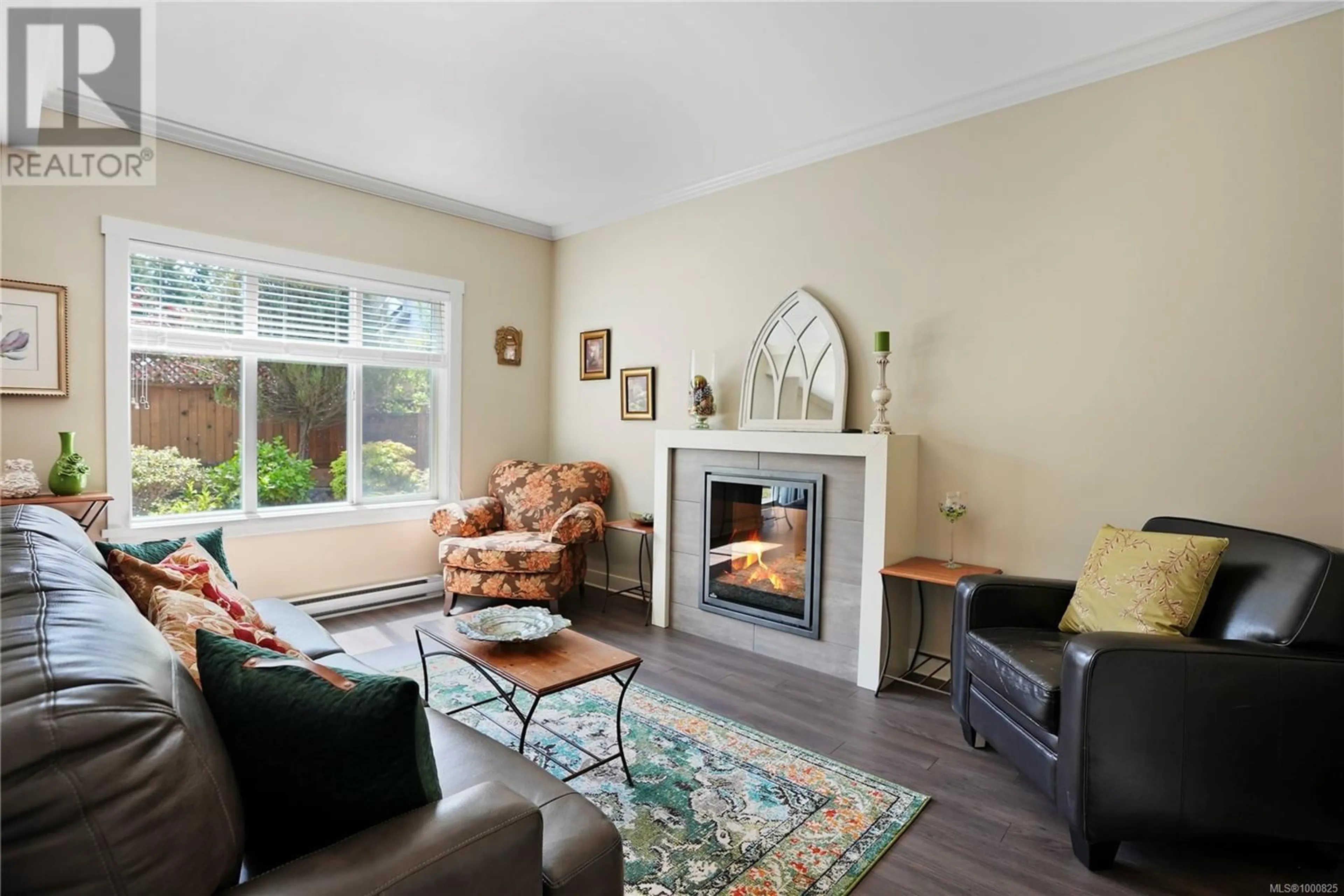 Living room with furniture, unknown for 1011 BRAEBURN AVENUE, Langford British Columbia V9C0H8