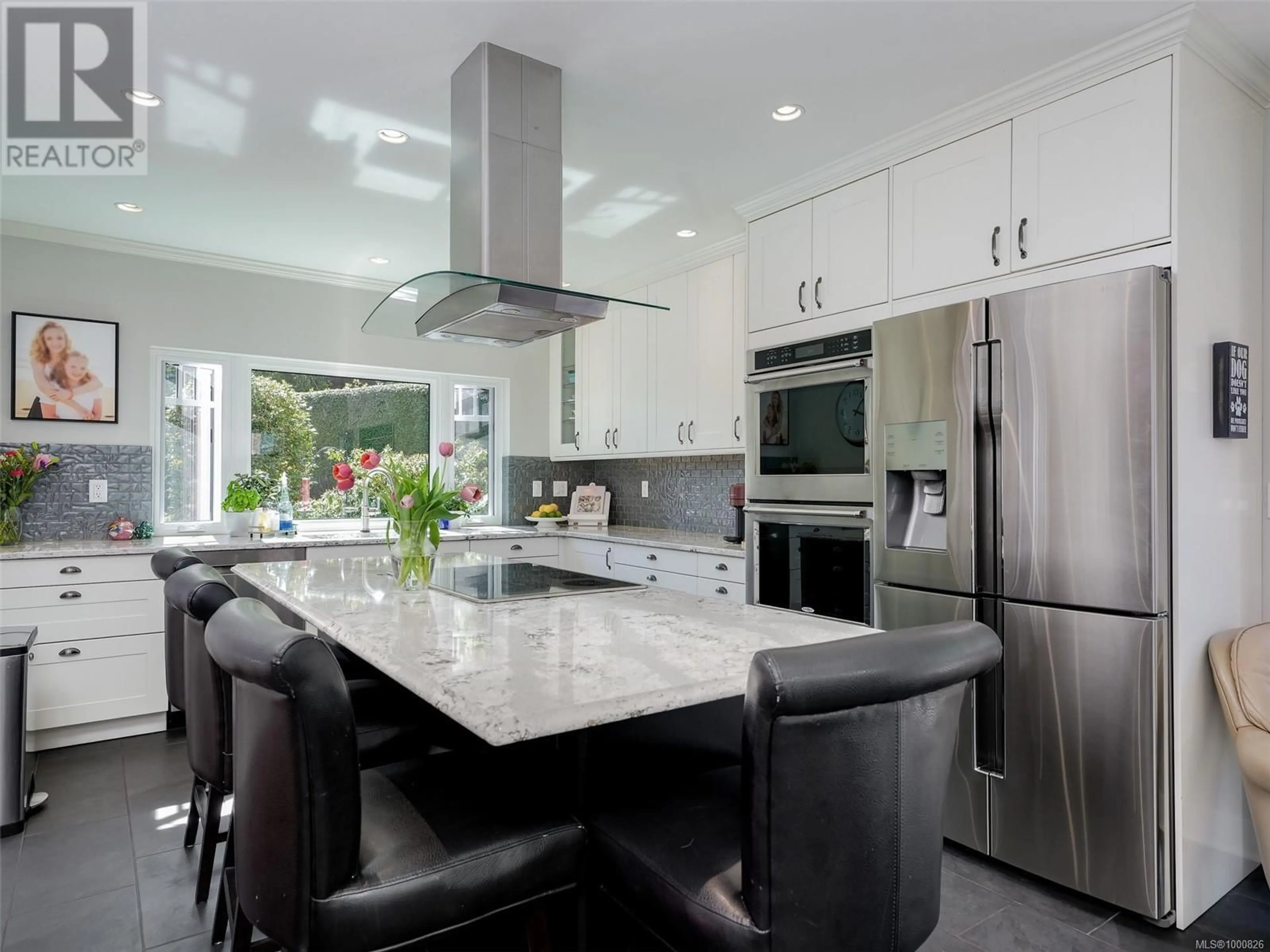 Contemporary kitchen, ceramic/tile floor for 581 PRINCE ROBERT DRIVE, View Royal British Columbia V9V1E1