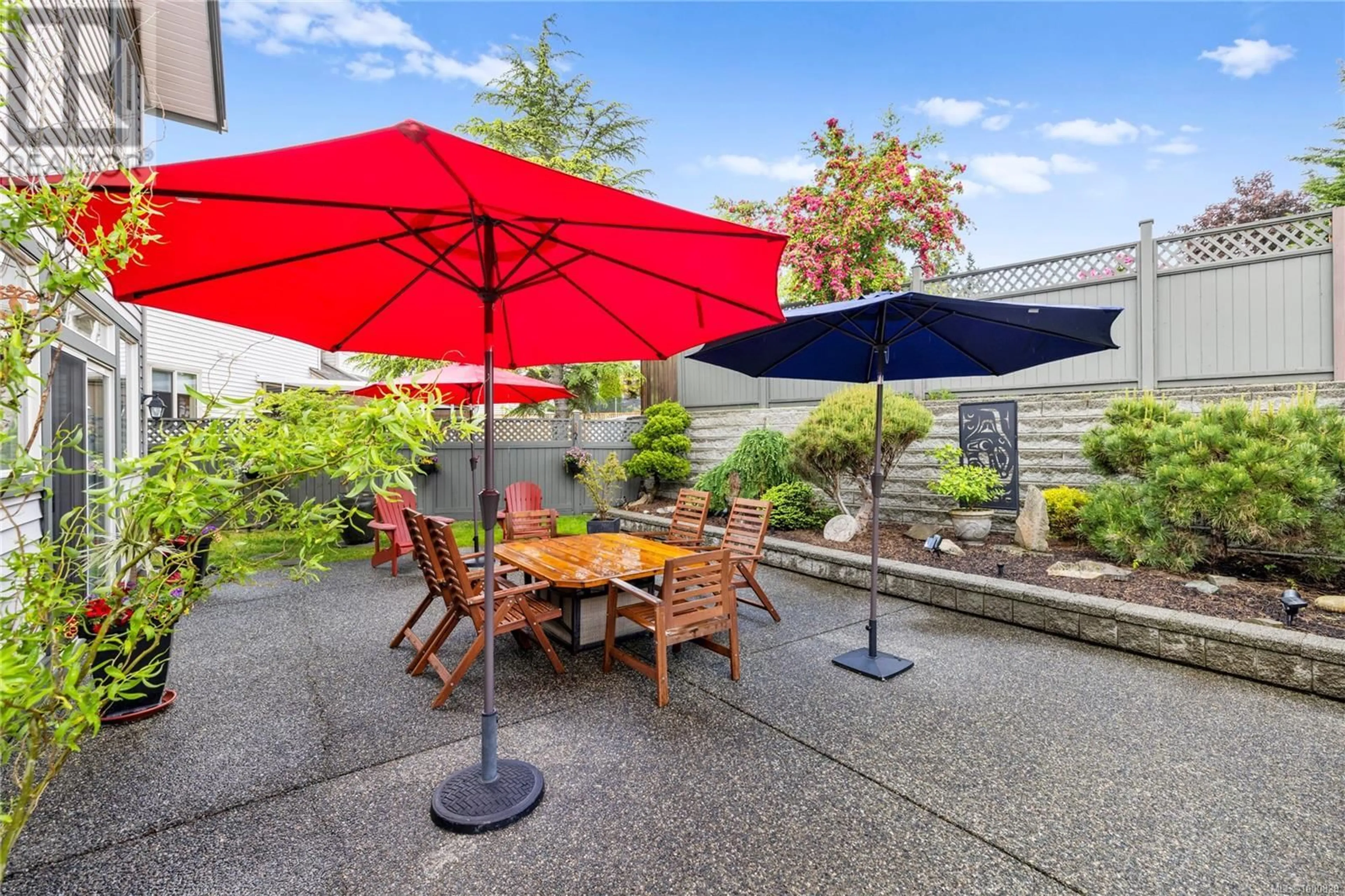 Patio, street for 5878 REDWING CRESCENT, Nanaimo British Columbia V9T6H9