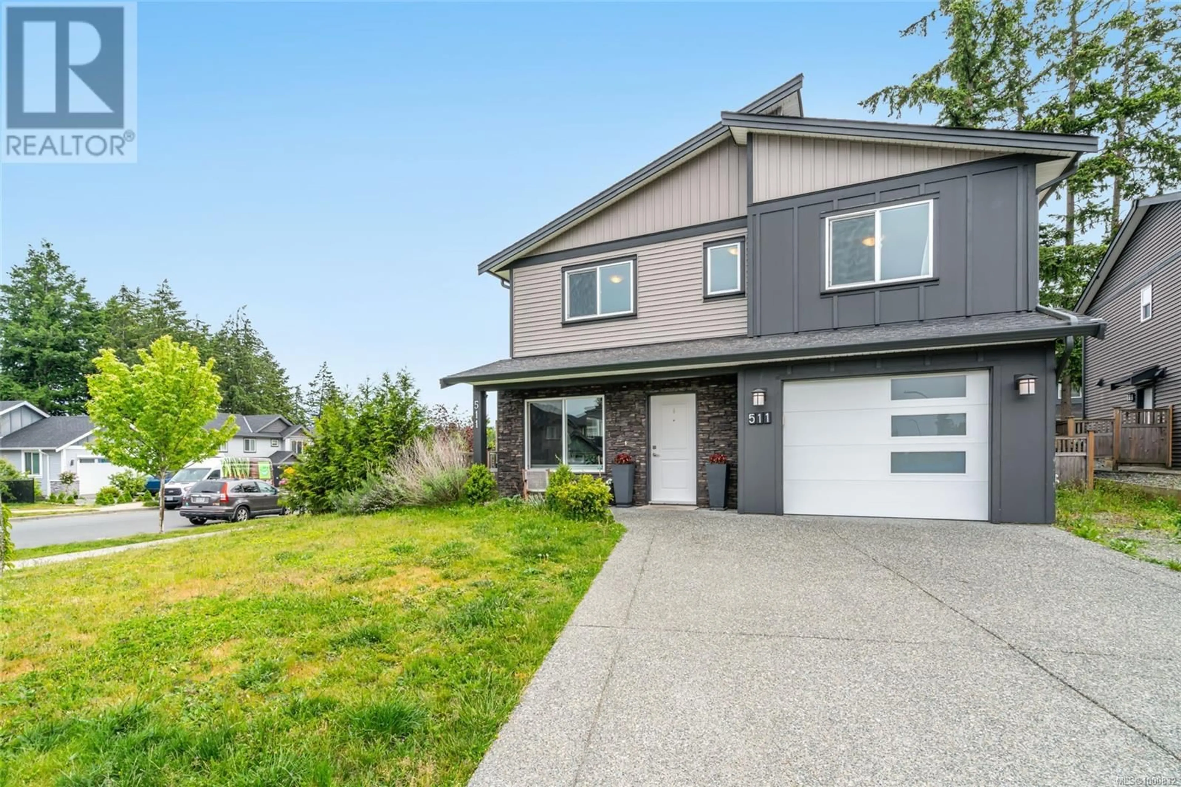 Home with vinyl exterior material, street for 511 LORI PLACE, Nanaimo British Columbia V9R0H8