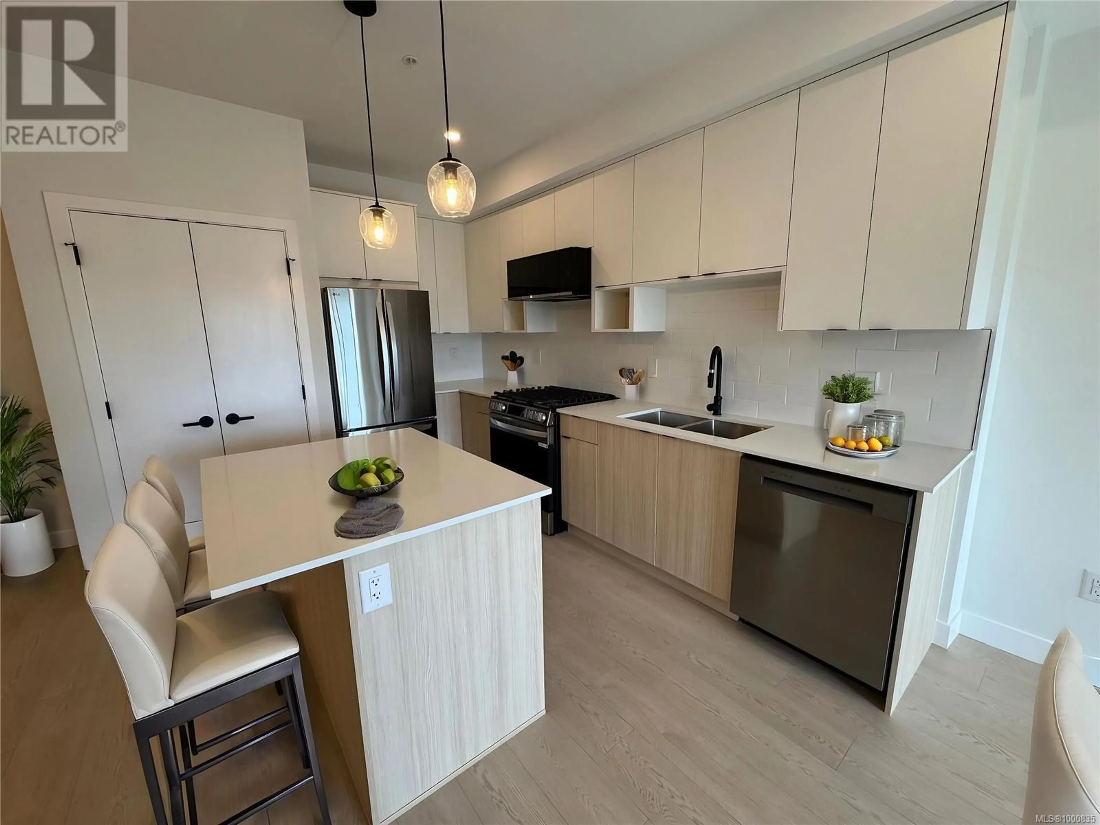 Open concept kitchen, unknown for 608 - 2629 MILLSTREAM ROAD, Langford British Columbia V9B3R8
