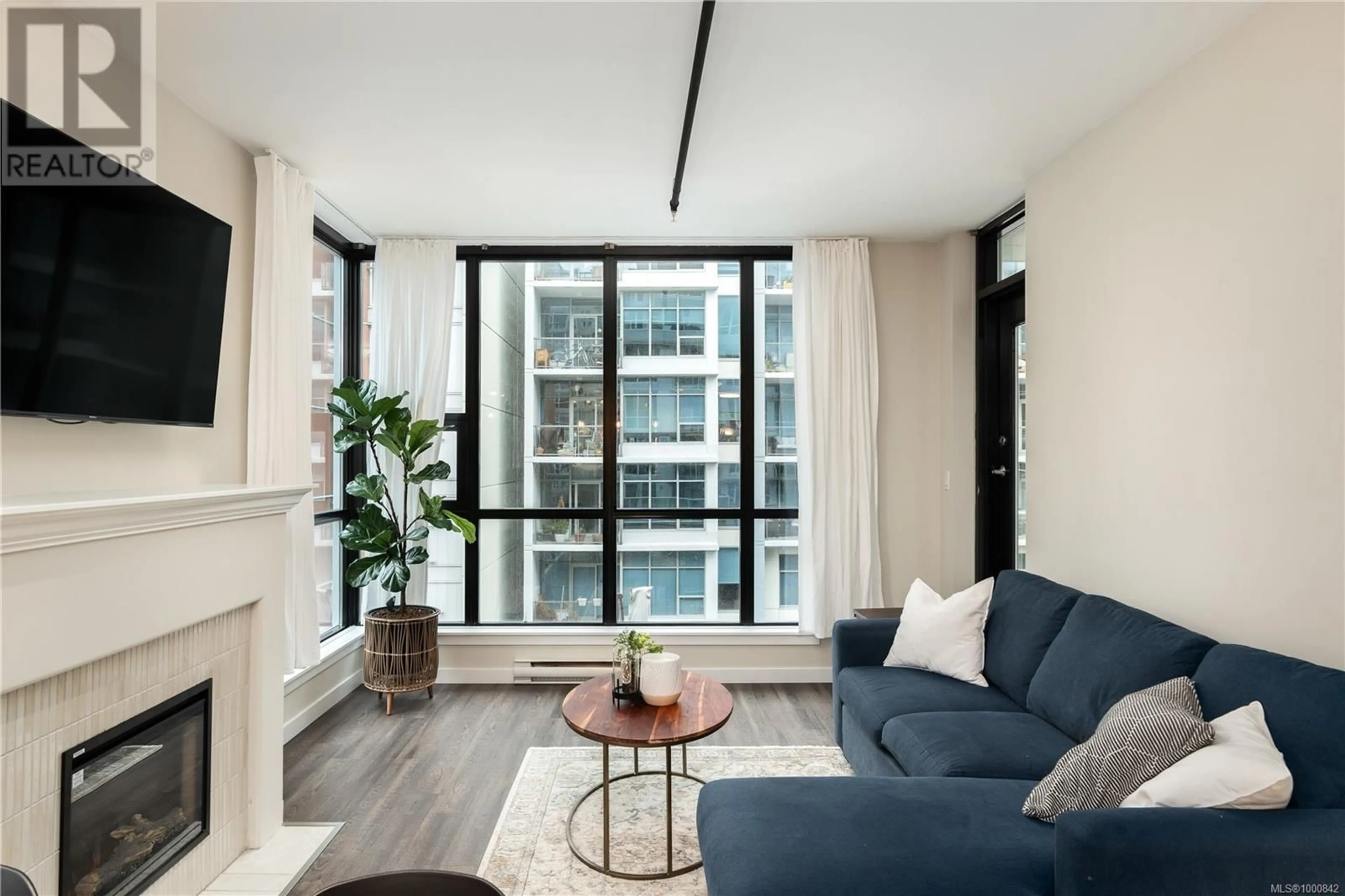 Living room with furniture, unknown for 409 - 860 VIEW STREET, Victoria British Columbia V8W3Z8