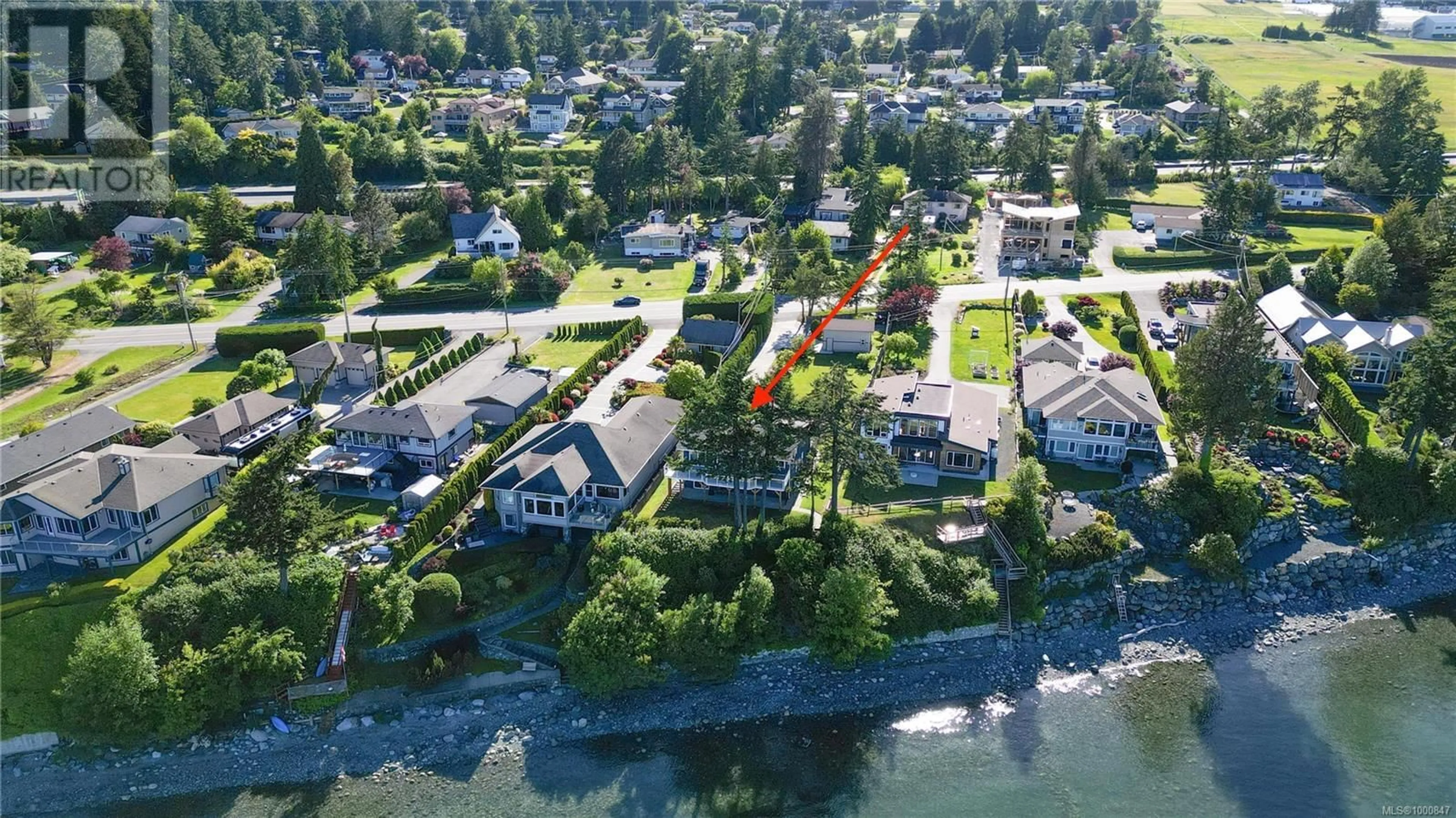 A pic from outside/outdoor area/front of a property/back of a property/a pic from drone, water/lake/river/ocean view for 8693 LOCHSIDE DRIVE, North Saanich British Columbia V8L1M8