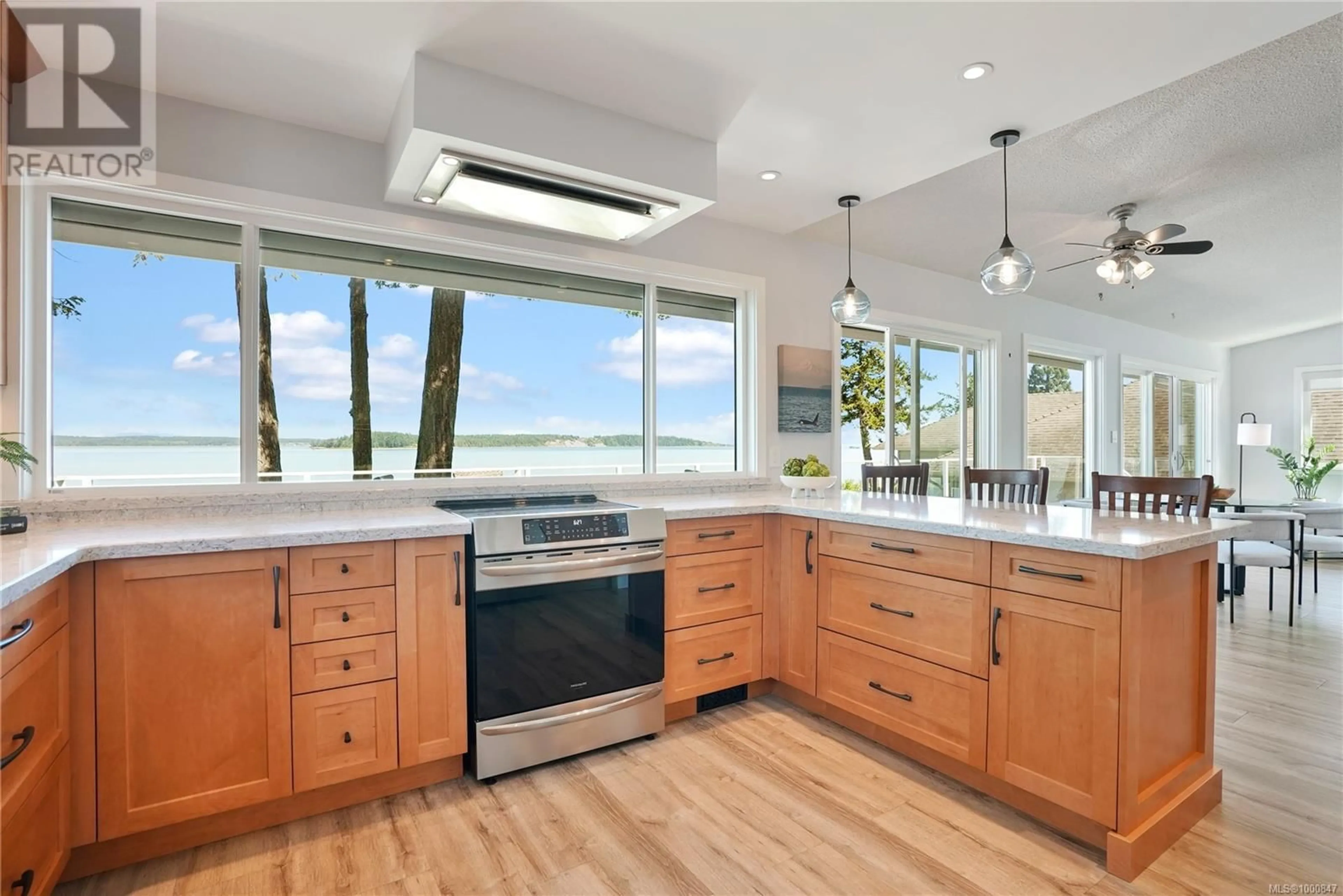 Unknown for 8693 LOCHSIDE DRIVE, North Saanich British Columbia V8L1M8