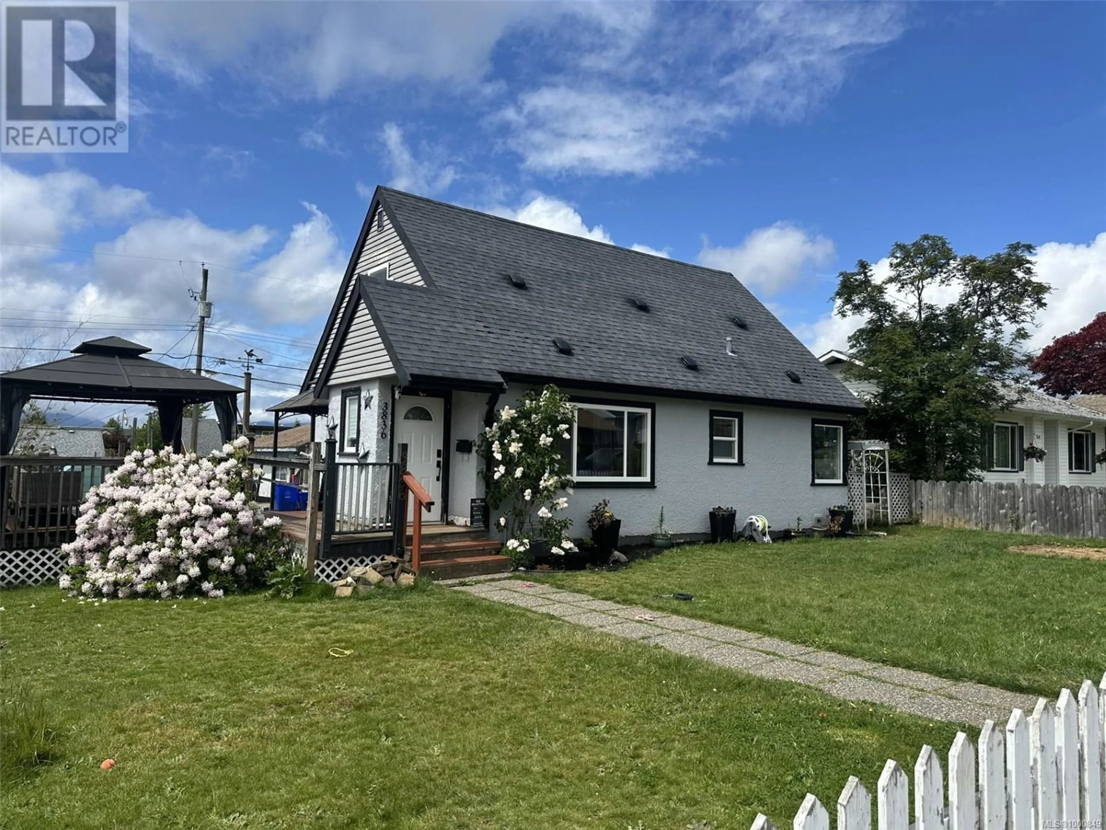 A pic from outside/outdoor area/front of a property/back of a property/a pic from drone, street for 3836 14TH AVENUE, Port Alberni British Columbia V9Y5C2