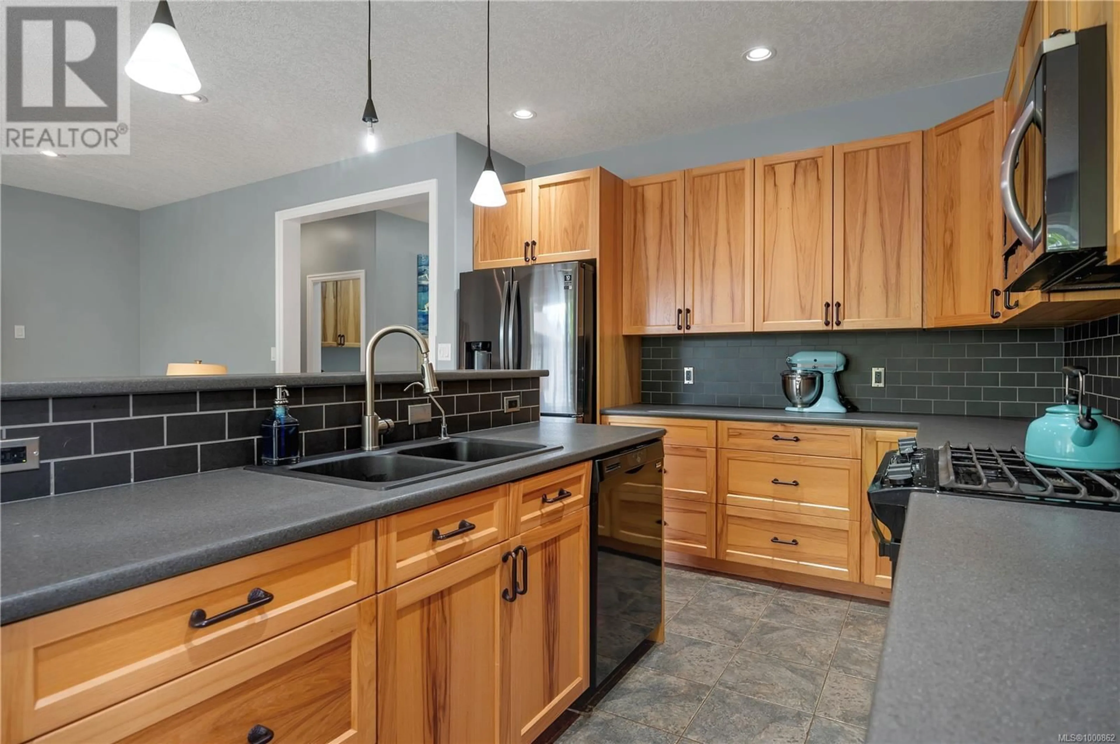 Open concept kitchen, ceramic/tile floor for 369 SERENITY DRIVE, Campbell River British Columbia V9W0A7