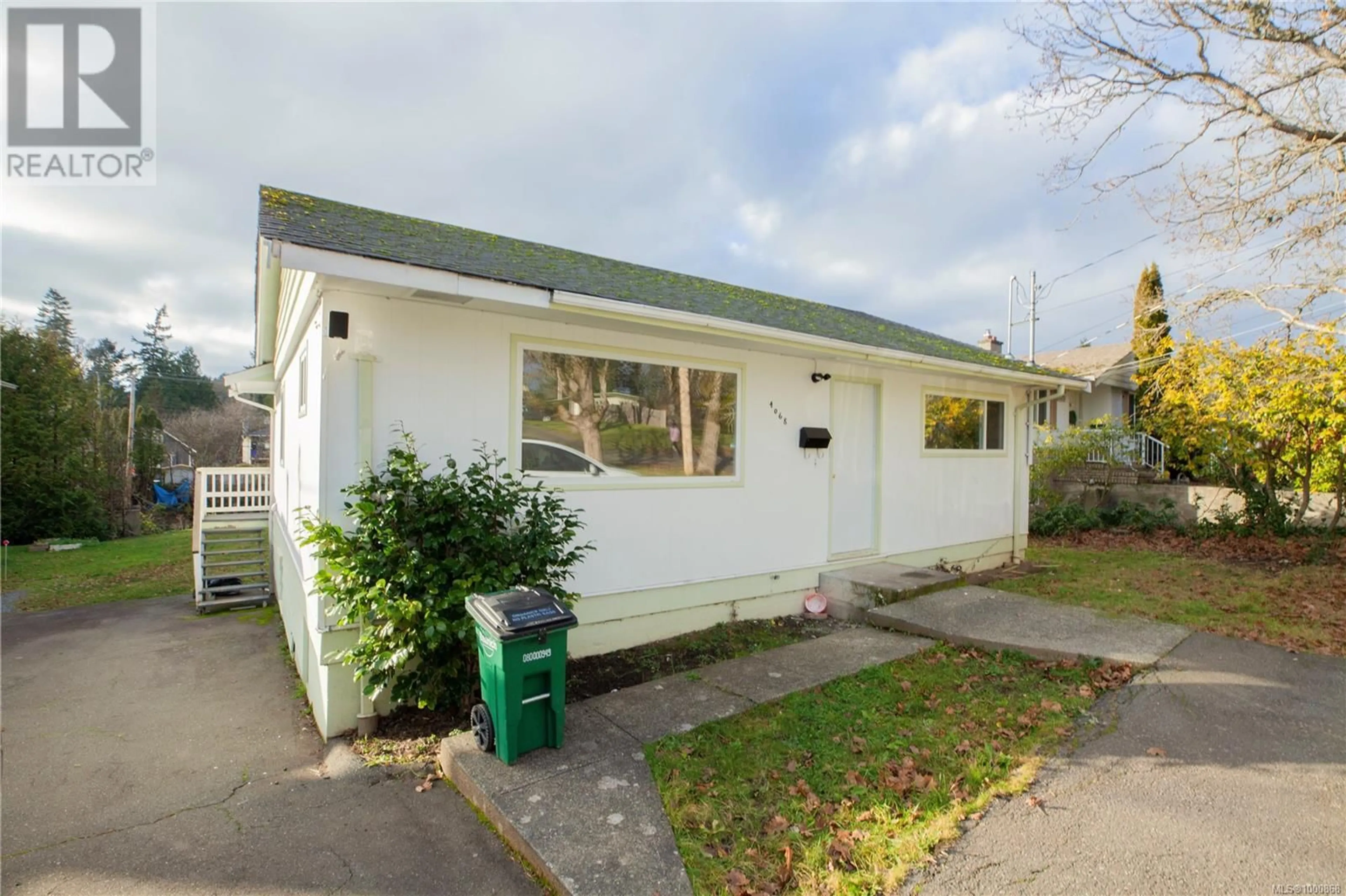 Unknown for 4068 GRANGE ROAD, Saanich British Columbia V8Z4V5