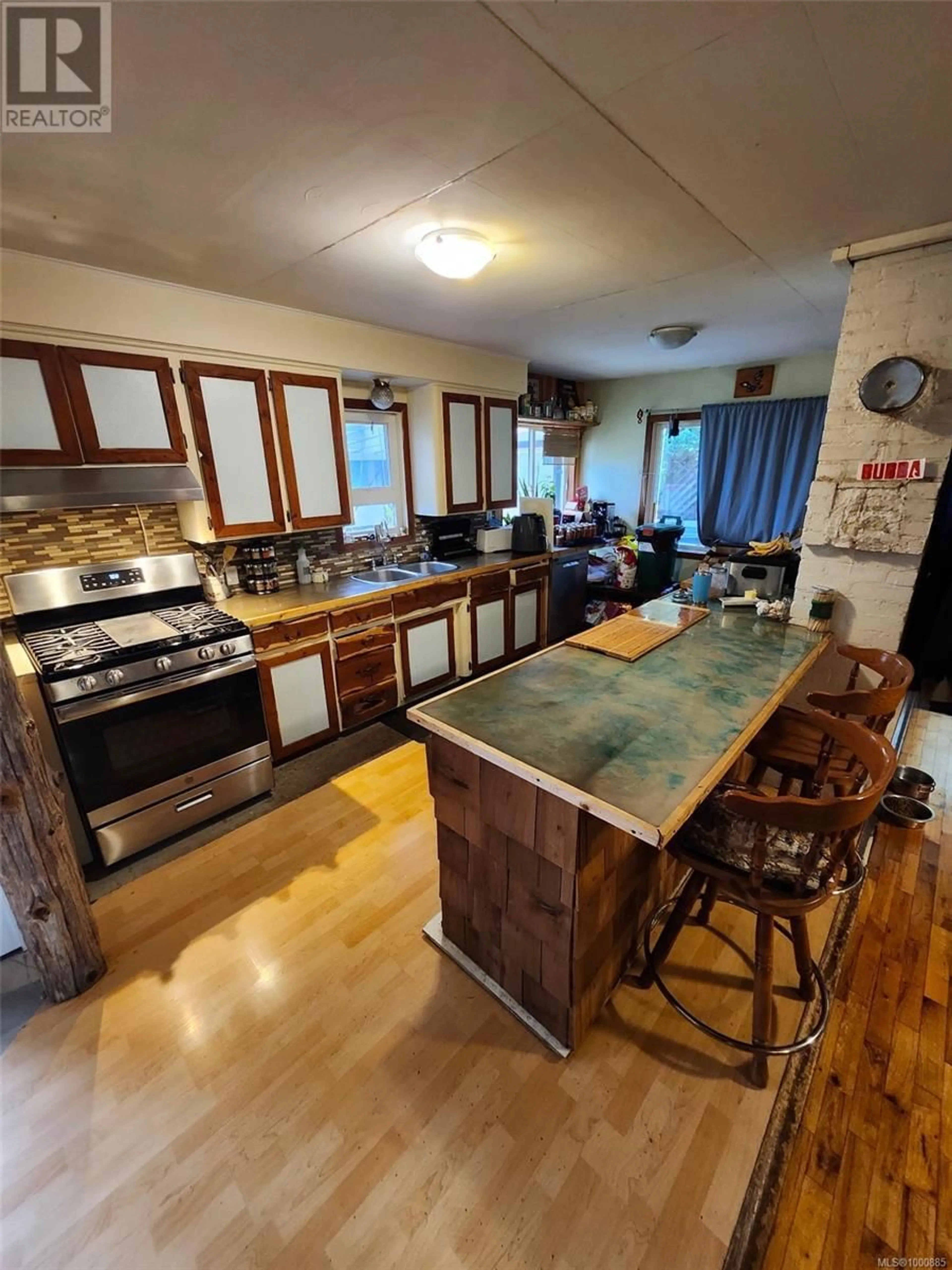 Standard kitchen, unknown for 1158 DISCOVERY CRESCENT, Tahsis British Columbia V0P1X0