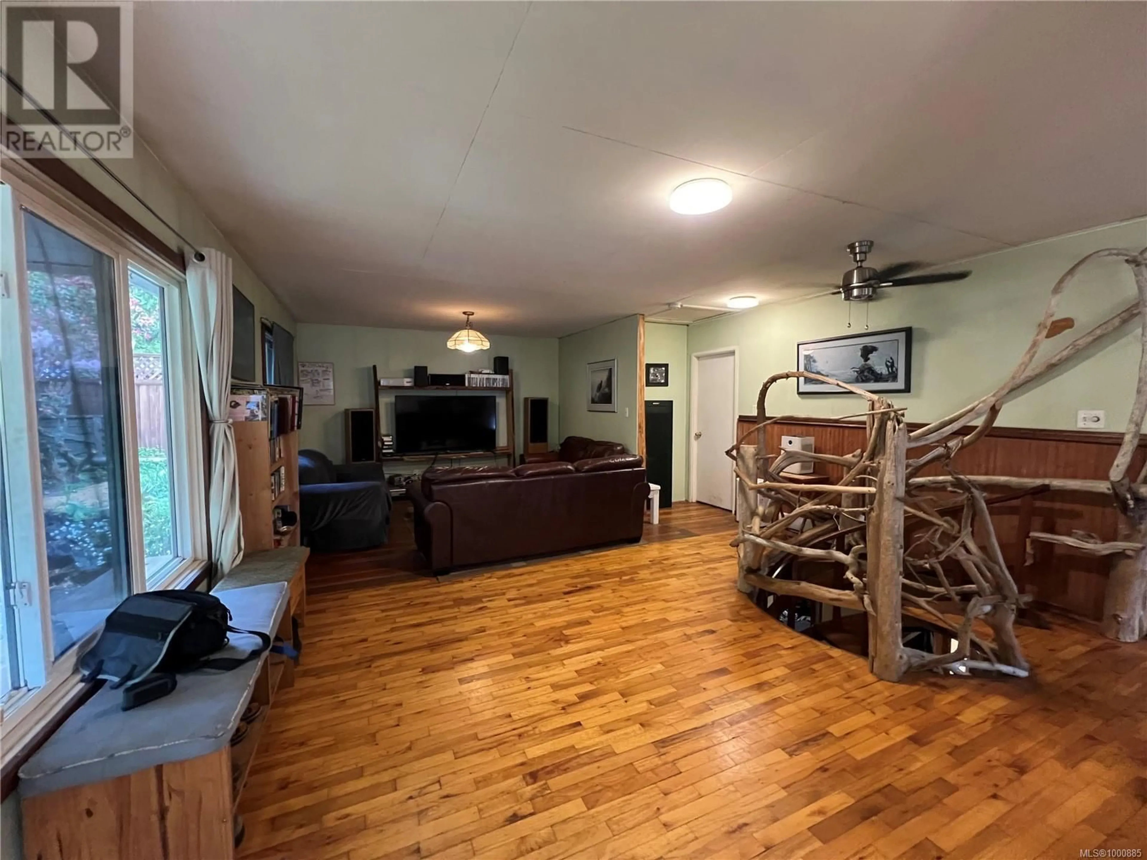 Living room with furniture, unknown for 1158 DISCOVERY CRESCENT, Tahsis British Columbia V0P1X0