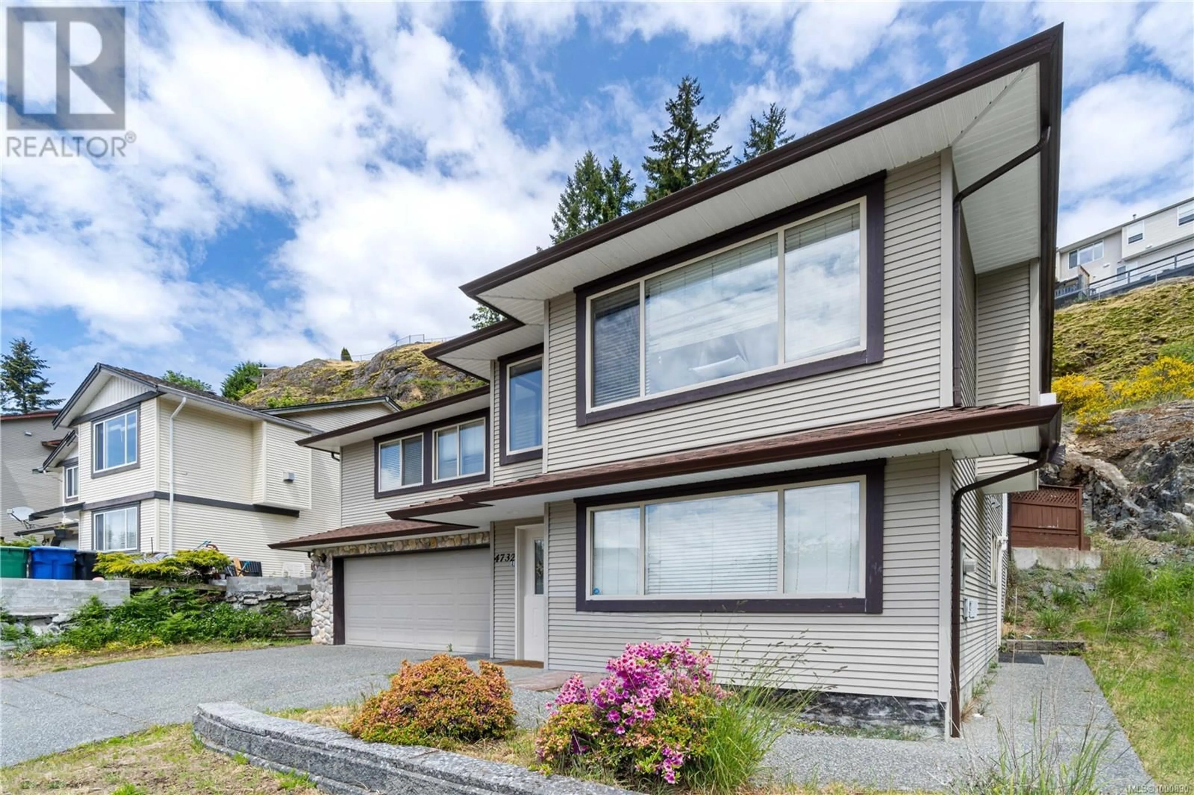Home with vinyl exterior material, street for 4732 FAIRBROOK CRESCENT, Nanaimo British Columbia V9T6L7