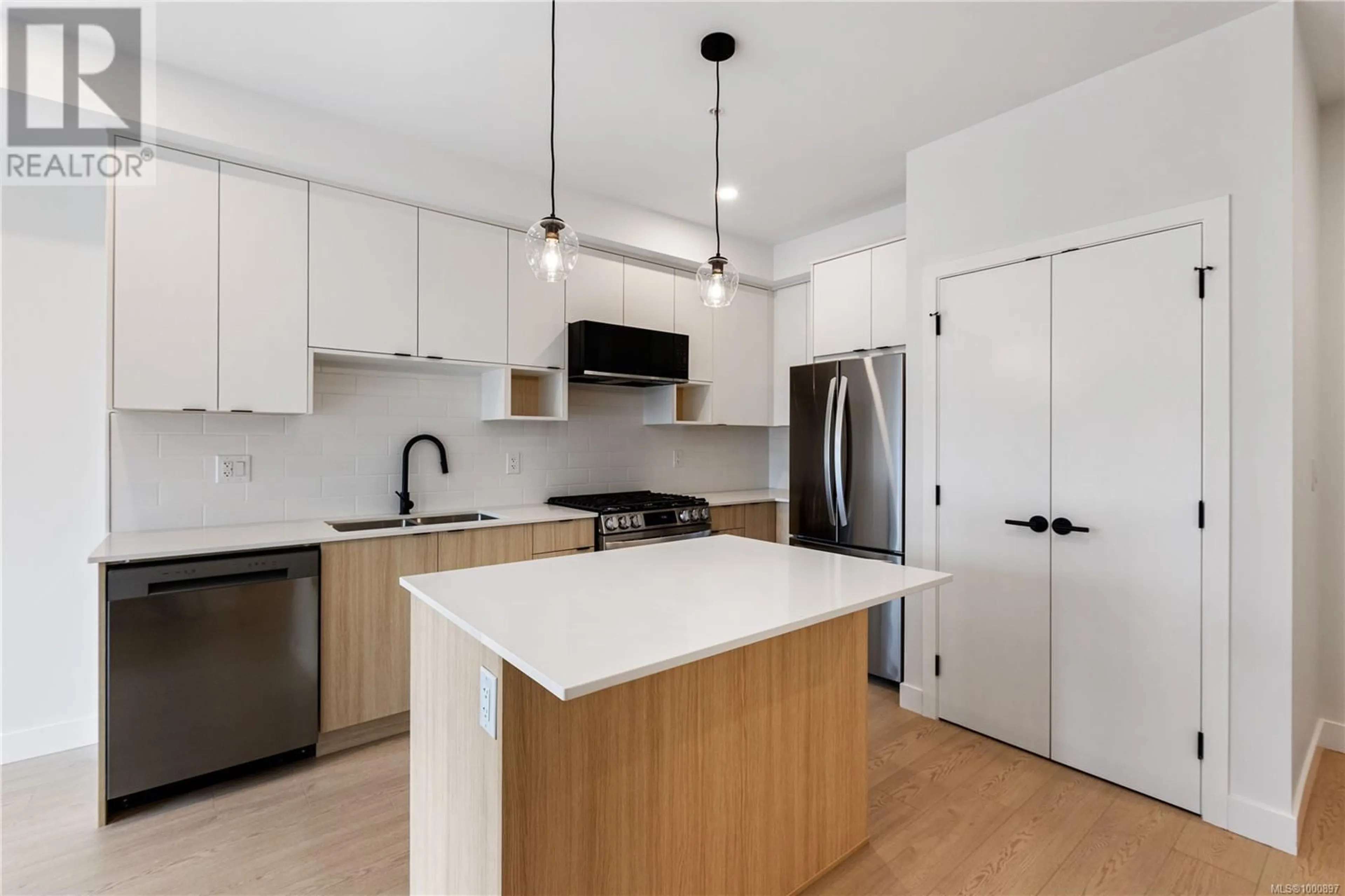 Open concept kitchen, unknown for 405 - 2629 MILLSTREAM ROAD, Langford British Columbia V9B3R8