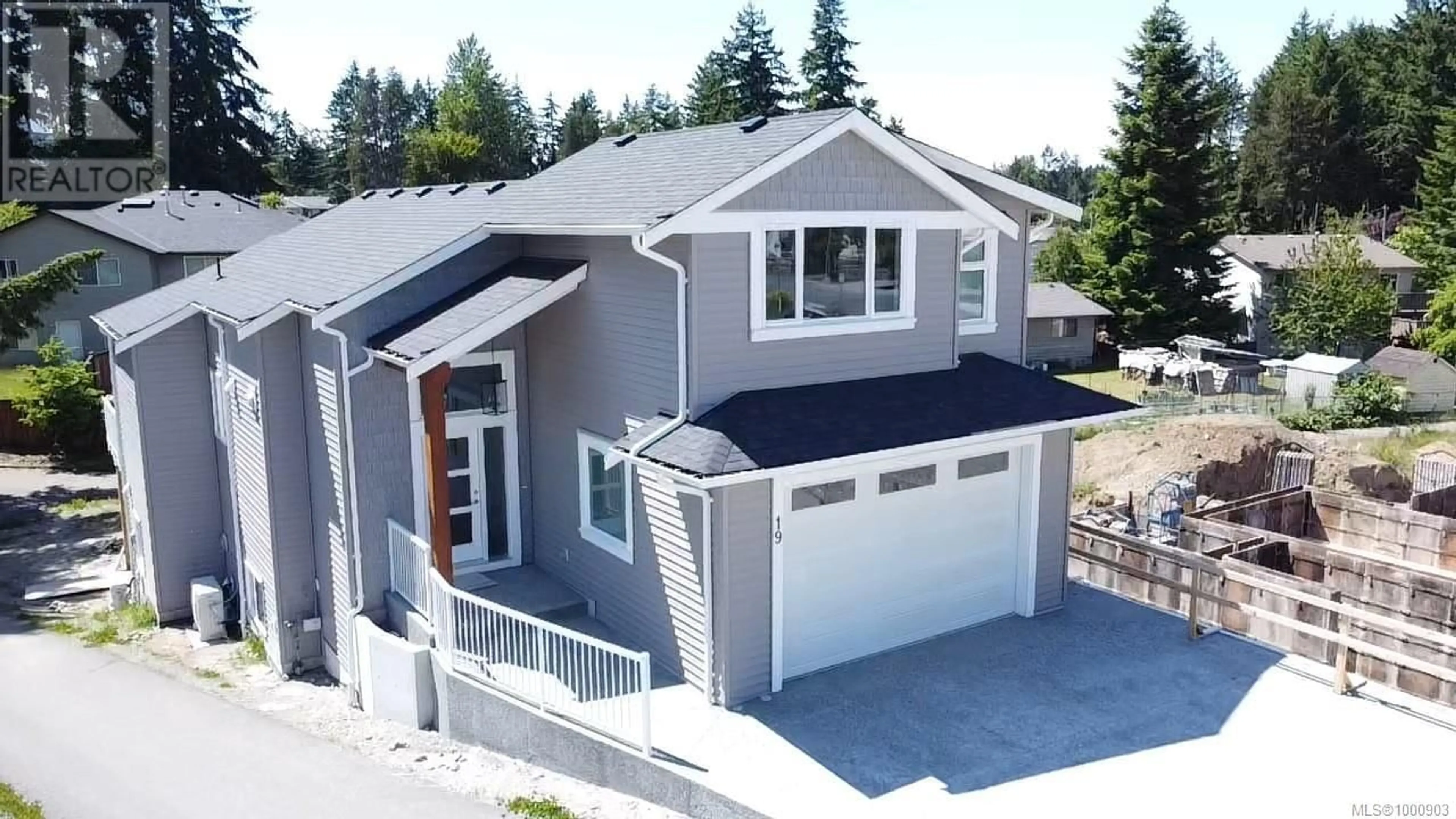 Home with vinyl exterior material, street for 19 LEAM ROAD, Nanaimo British Columbia V9T3N7