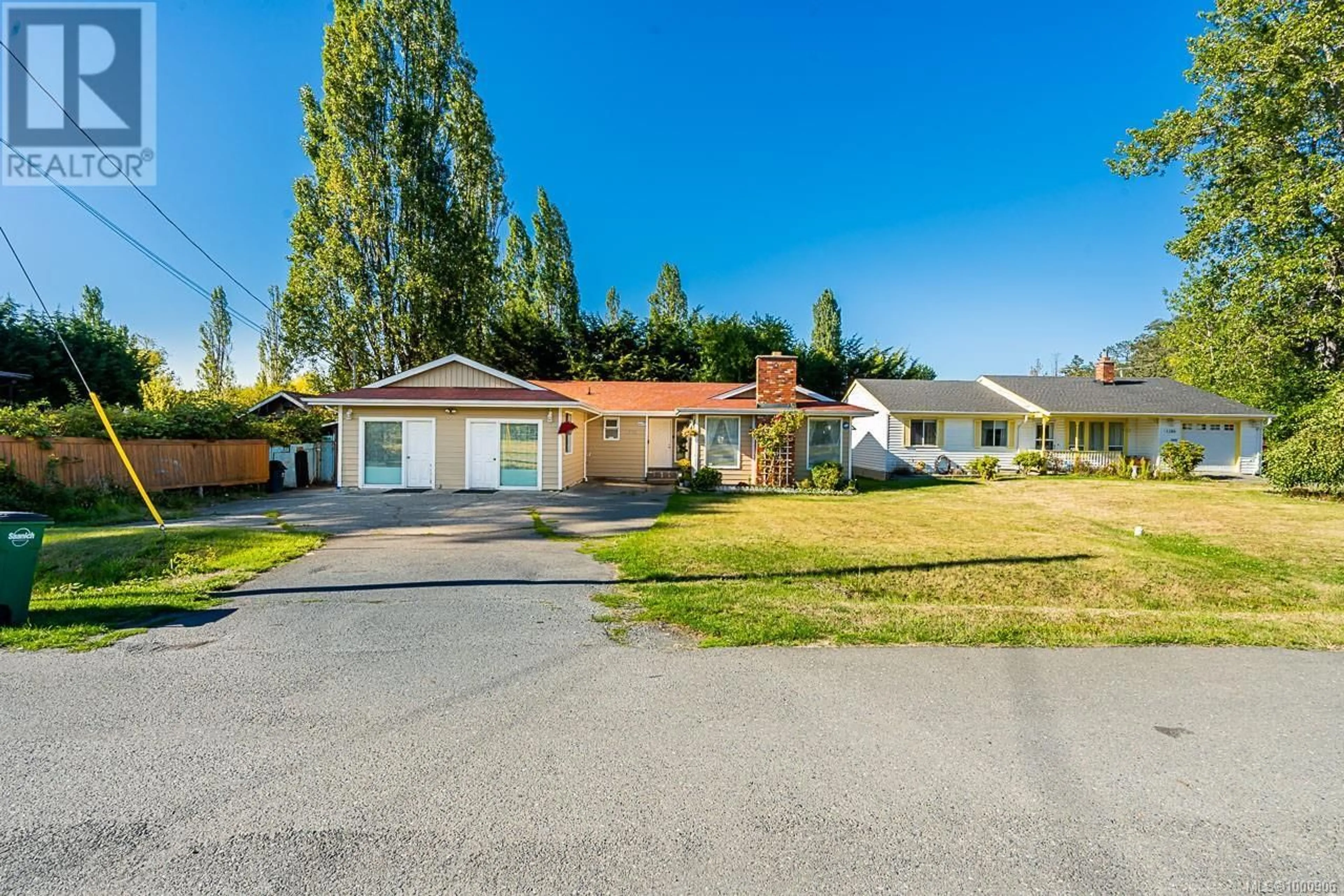 A pic from outside/outdoor area/front of a property/back of a property/a pic from drone, street for 1382 MCKENZIE AVENUE, Saanich British Columbia V8P2M2