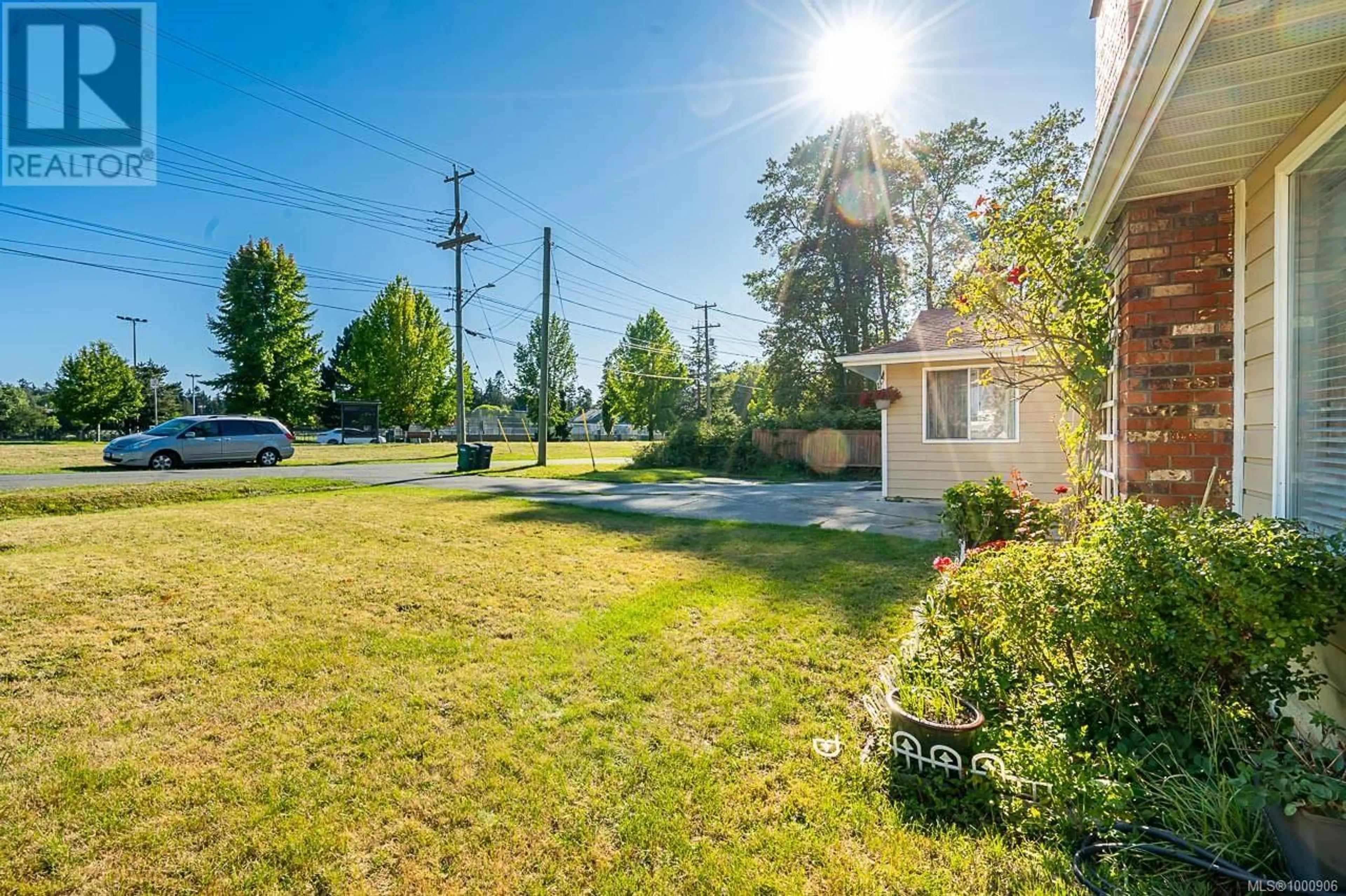 A pic from outside/outdoor area/front of a property/back of a property/a pic from drone, street for 1382 MCKENZIE AVENUE, Saanich British Columbia V8P2M2