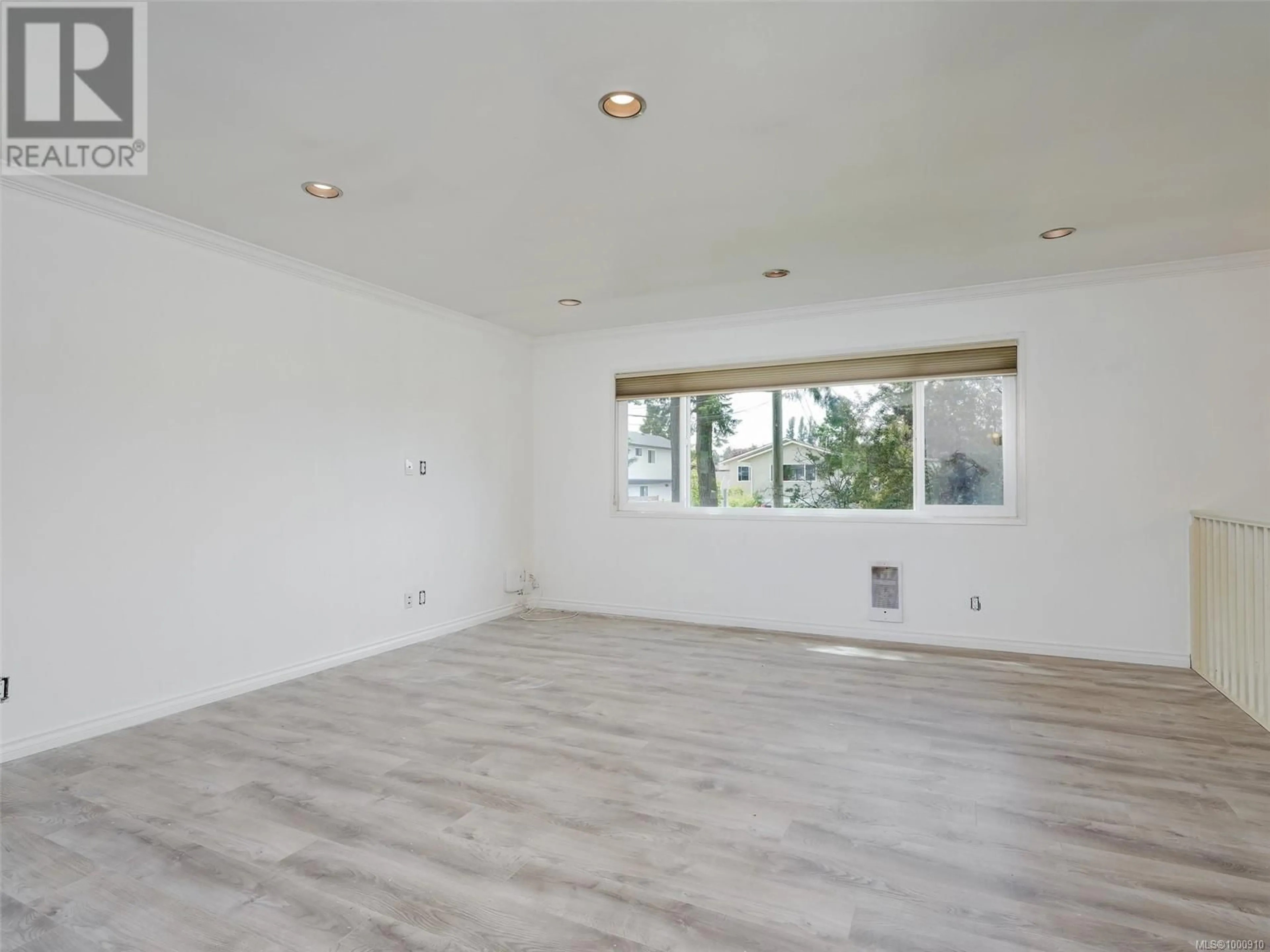 A pic of a room for 1604 SAN JUAN AVENUE, Saanich British Columbia V8N2L6