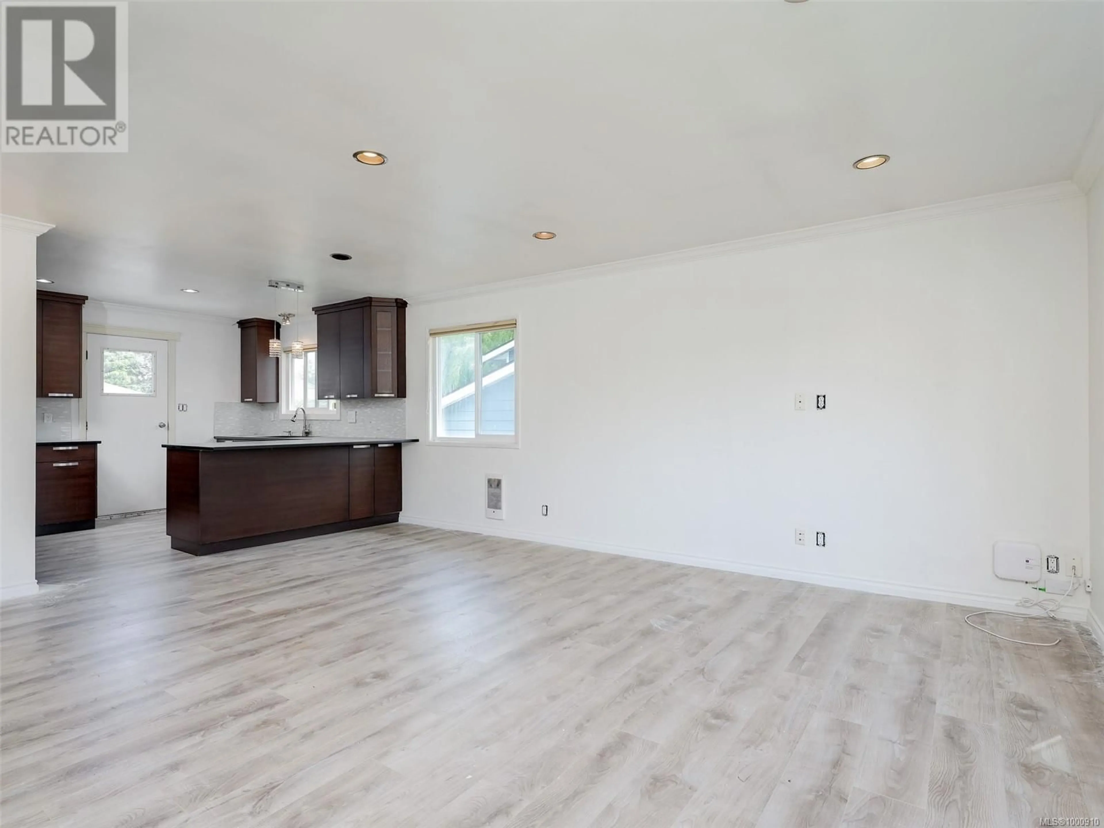 A pic of a room for 1604 SAN JUAN AVENUE, Saanich British Columbia V8N2L6