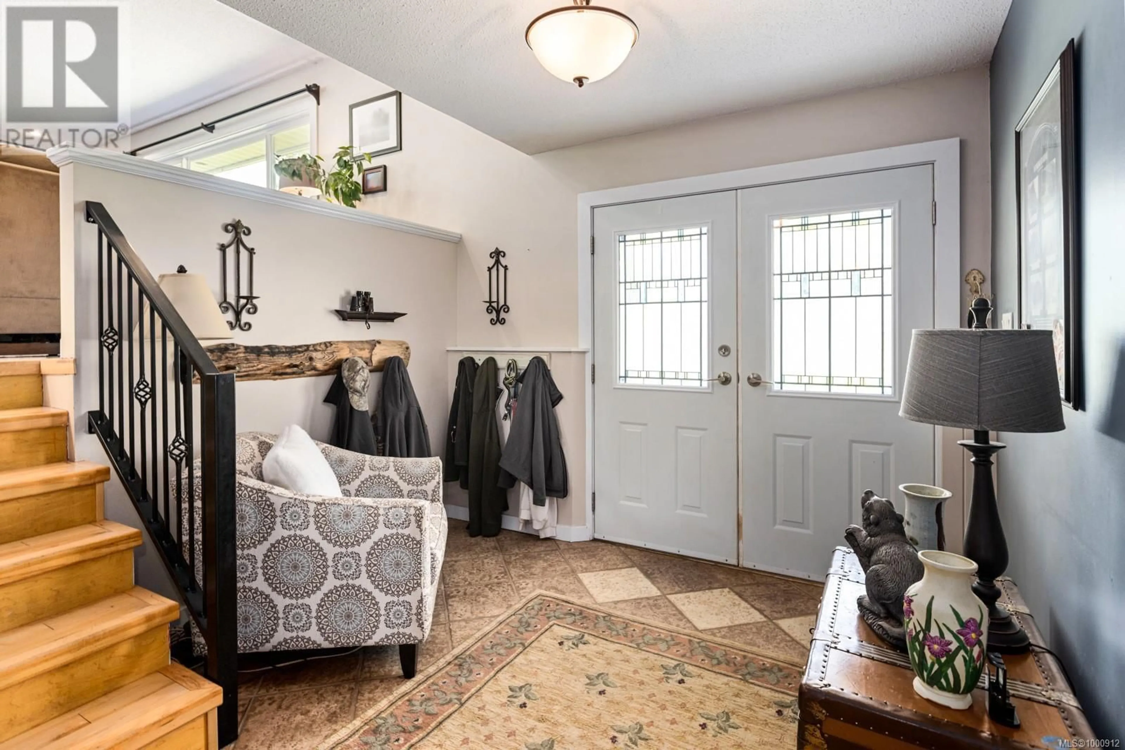 Indoor entryway for 1166 MAPLE BAY ROAD, Duncan British Columbia V9L5X1