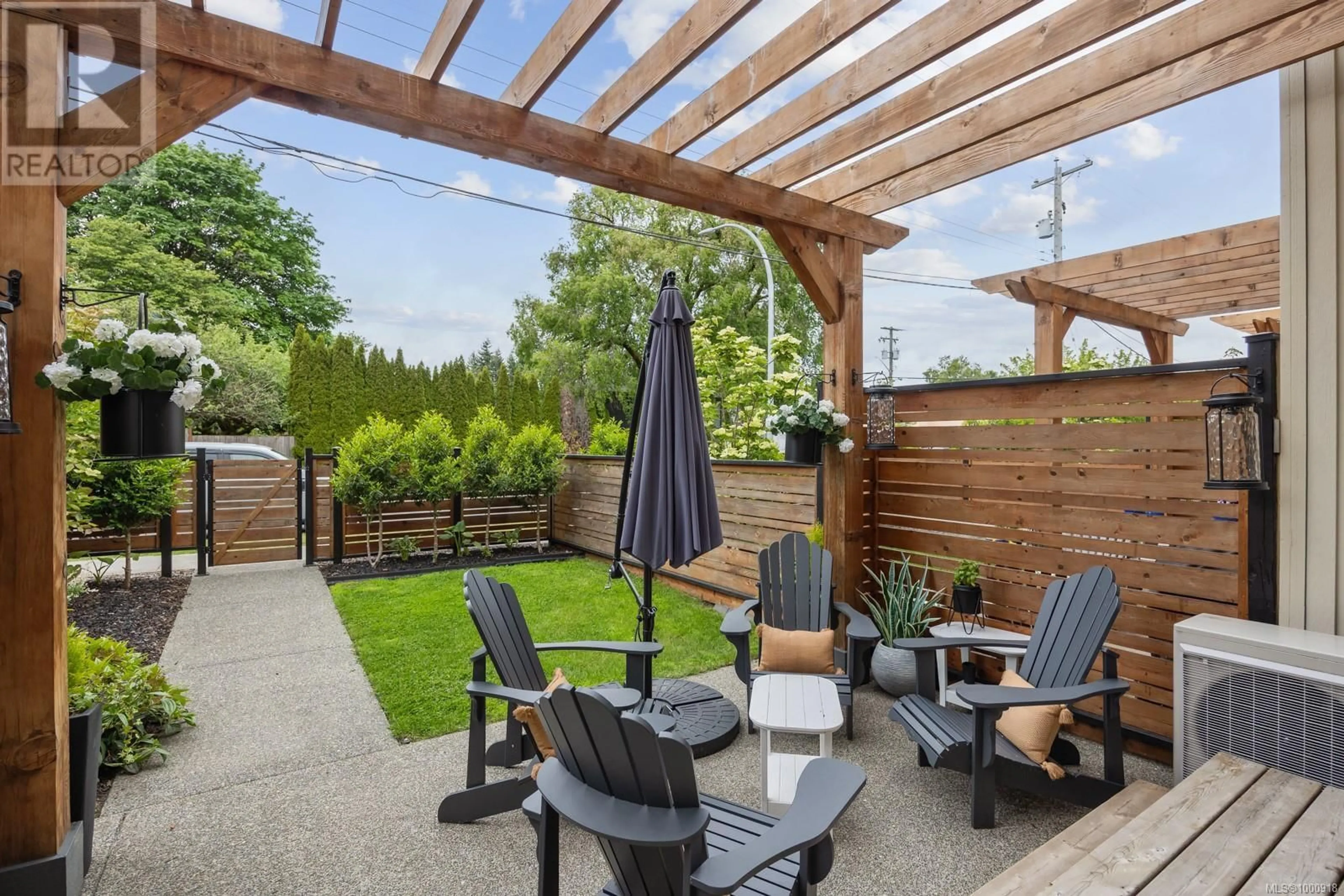 Patio, street for 11 - 356 14TH STREET, Courtenay British Columbia V9N1W2