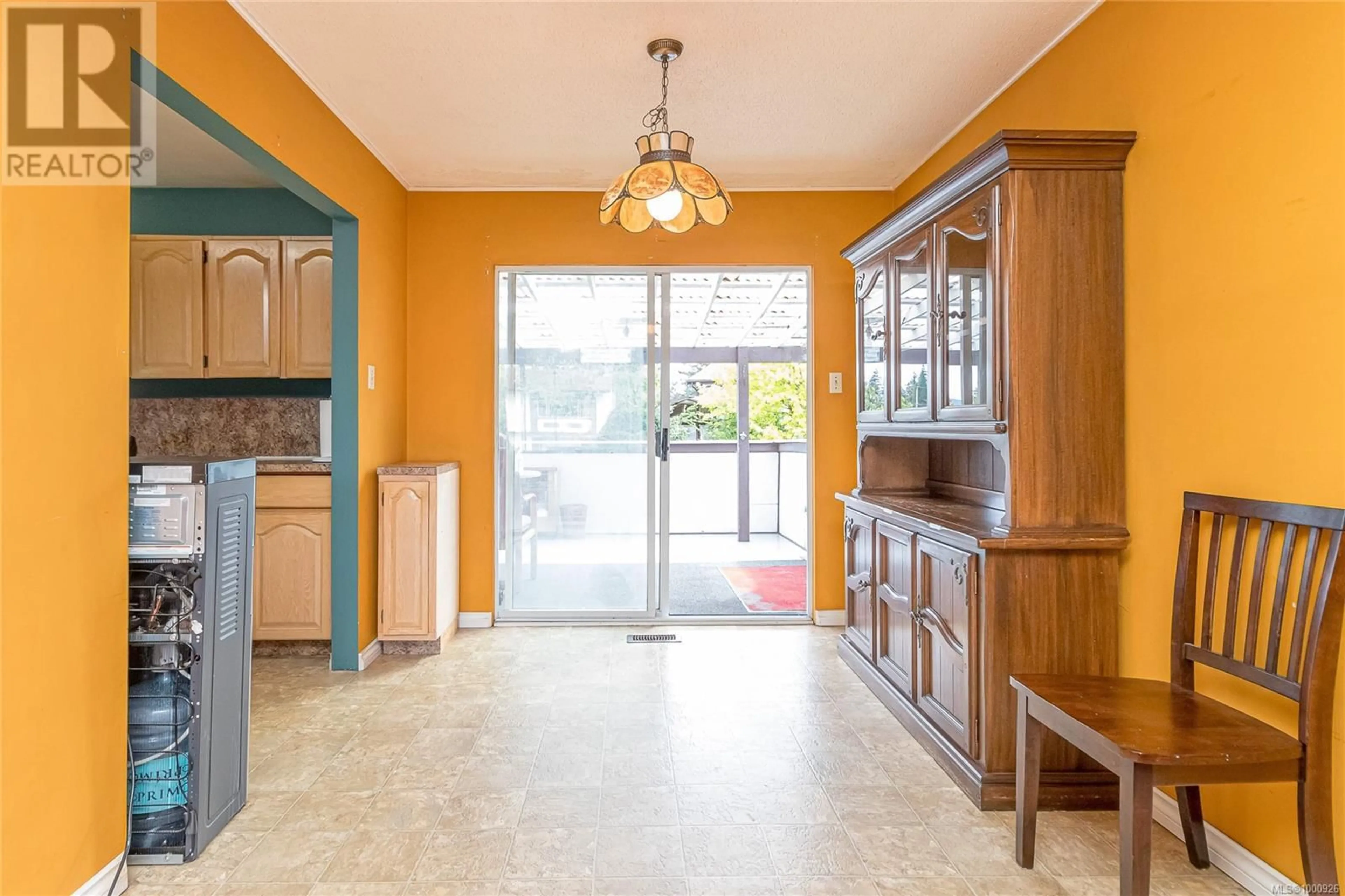 Indoor foyer for 6243 HAWKES BOULEVARD, Duncan British Columbia V9L4N8