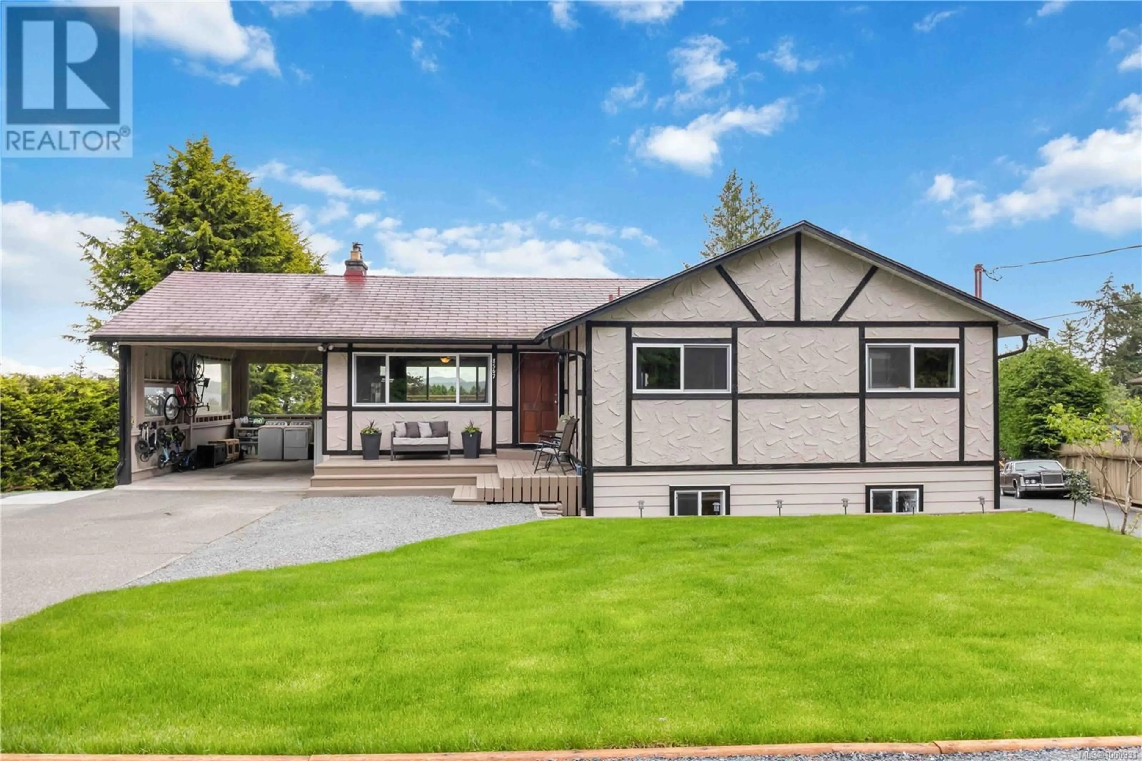 Home with vinyl exterior material, street for 8567 BEXLEY TERRACE, North Saanich British Columbia V8L1M3