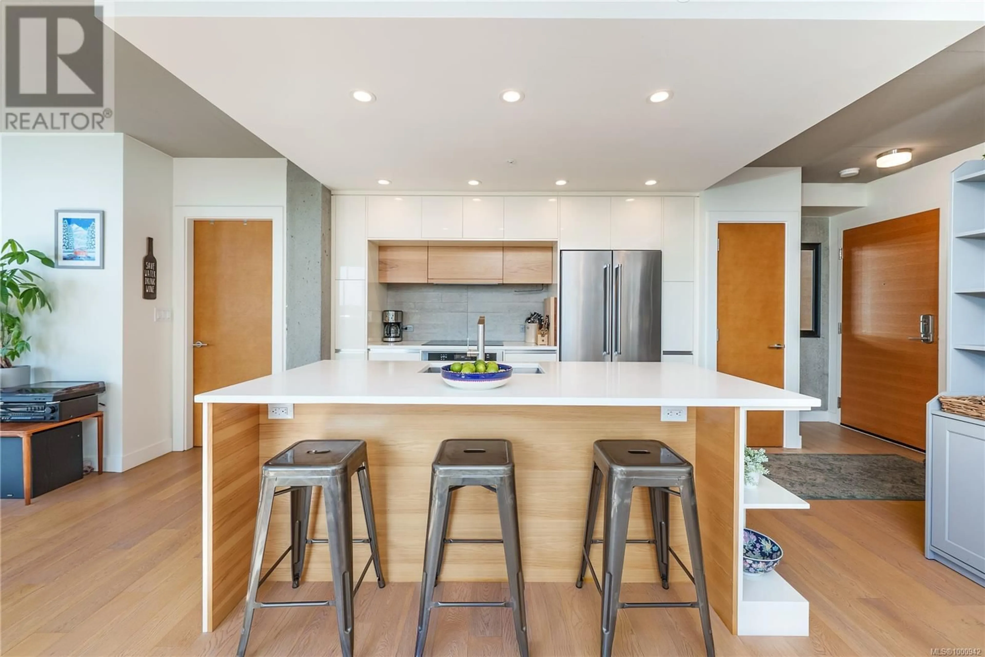 Contemporary kitchen, unknown for 1407 - 989 JOHNSON STREET, Victoria British Columbia V8V0E3