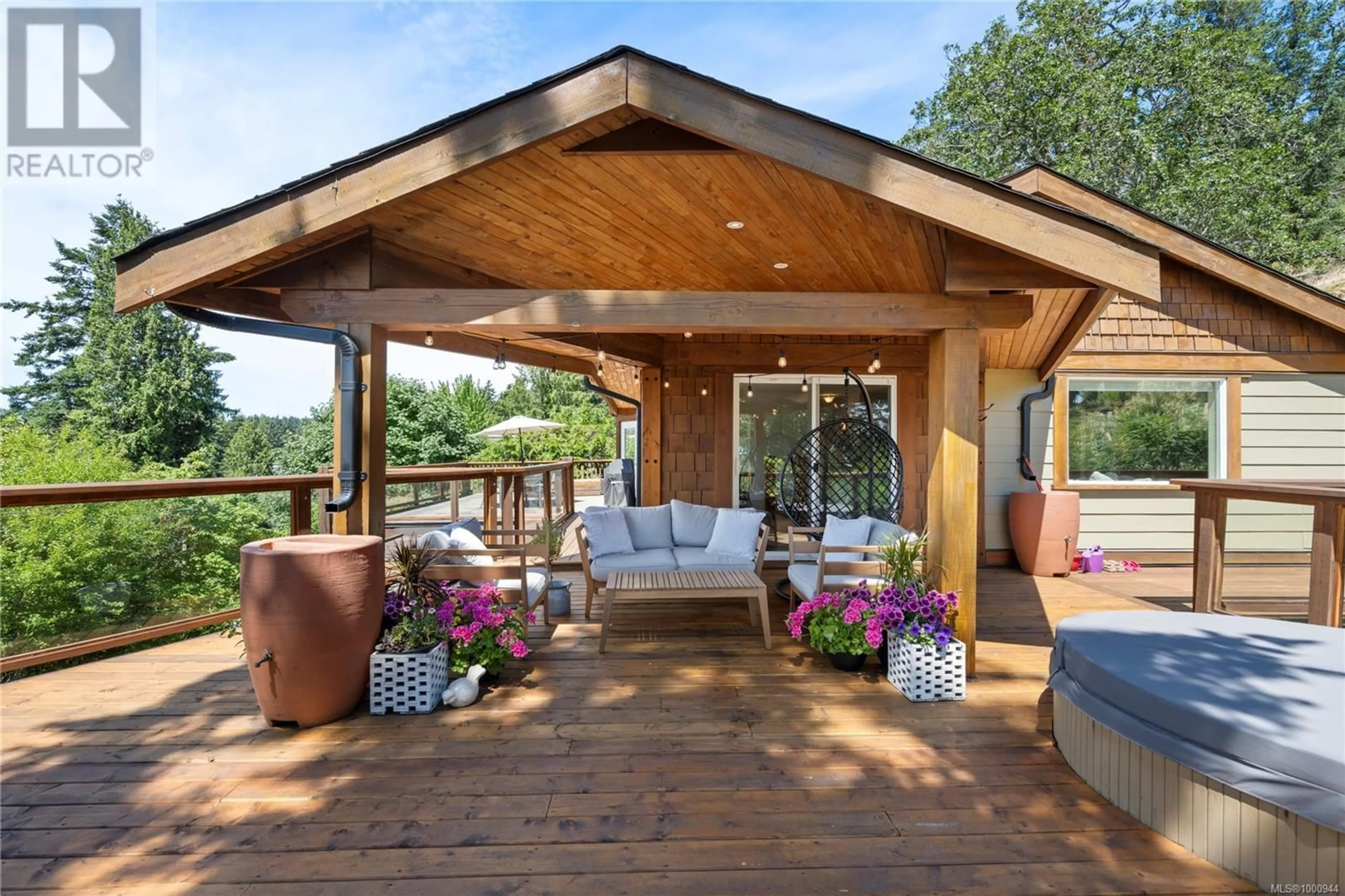 Patio, mountain view for 1589 SHERWOOD DRIVE, Nanaimo British Columbia V9T1H1
