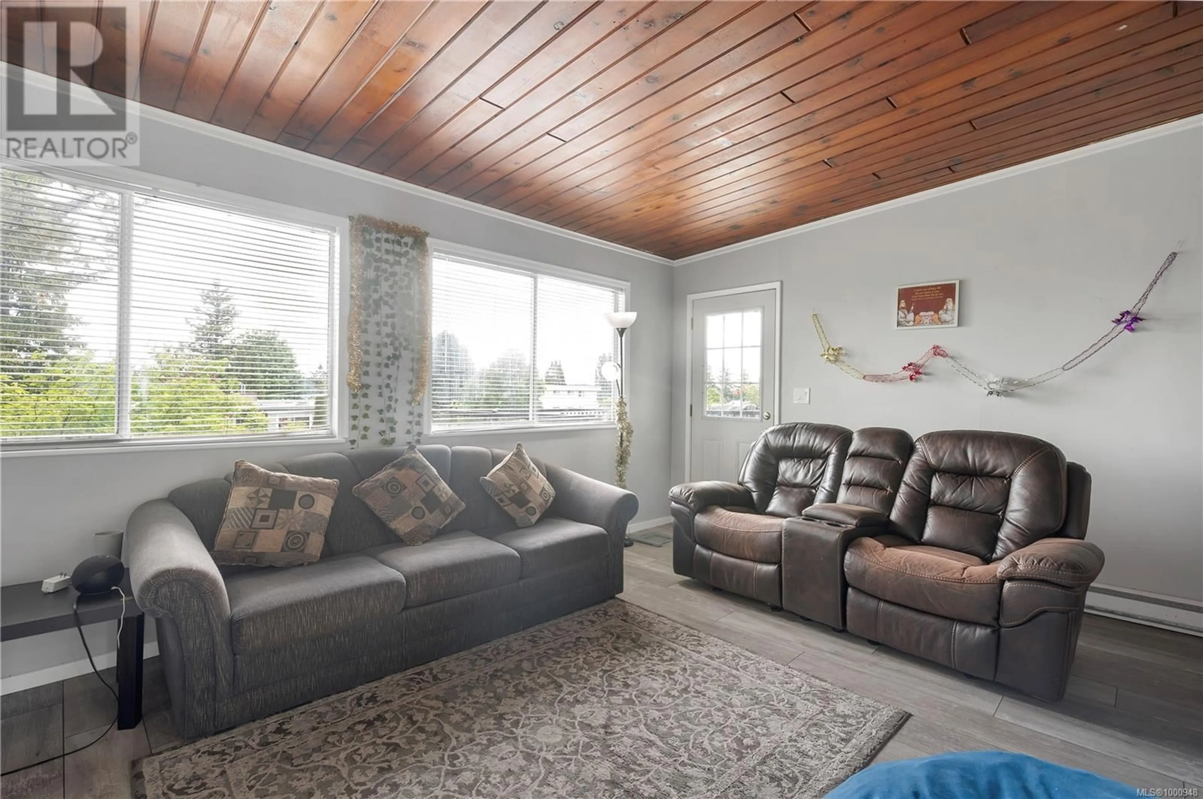 Living room with furniture, unknown for 791 BIRCH STREET, Campbell River British Columbia V9W2T3