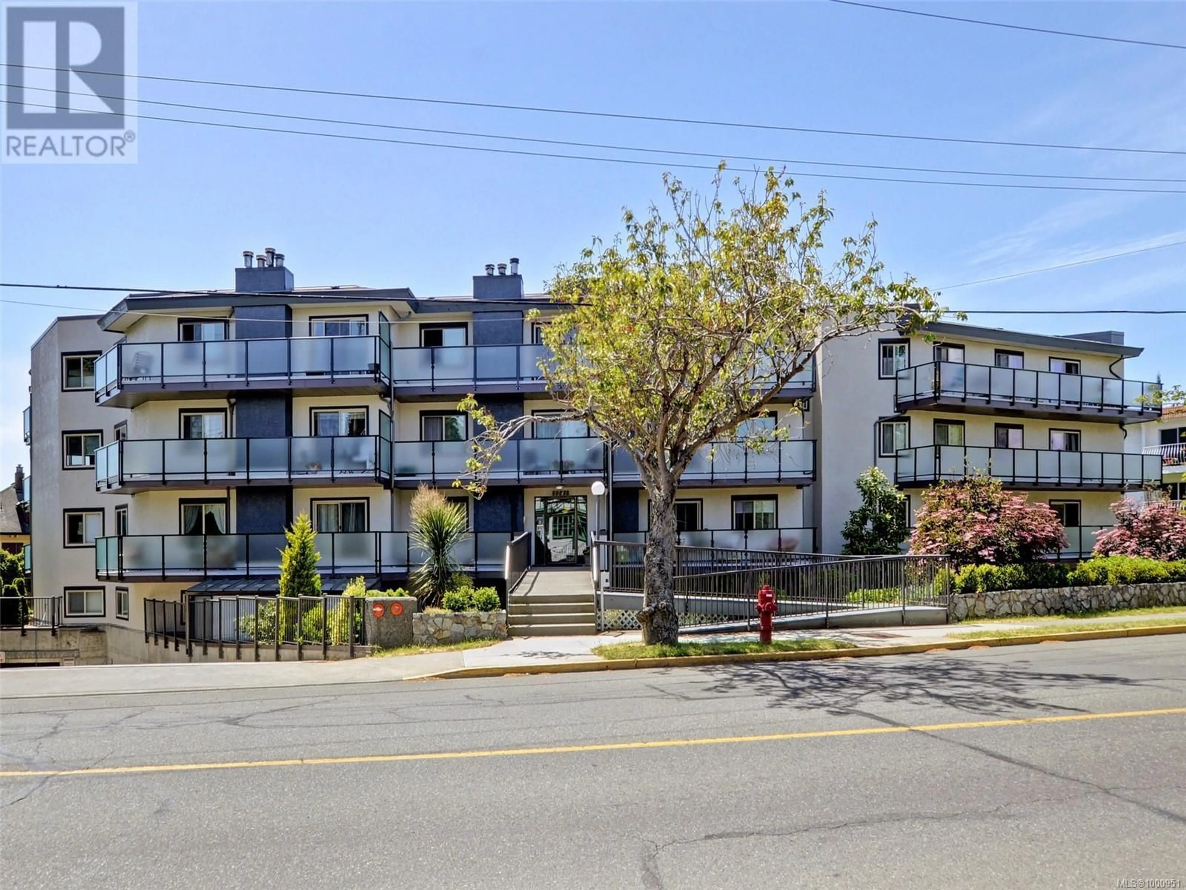 Unknown for 107 - 1241 FAIRFIELD ROAD, Victoria British Columbia V8V3B3