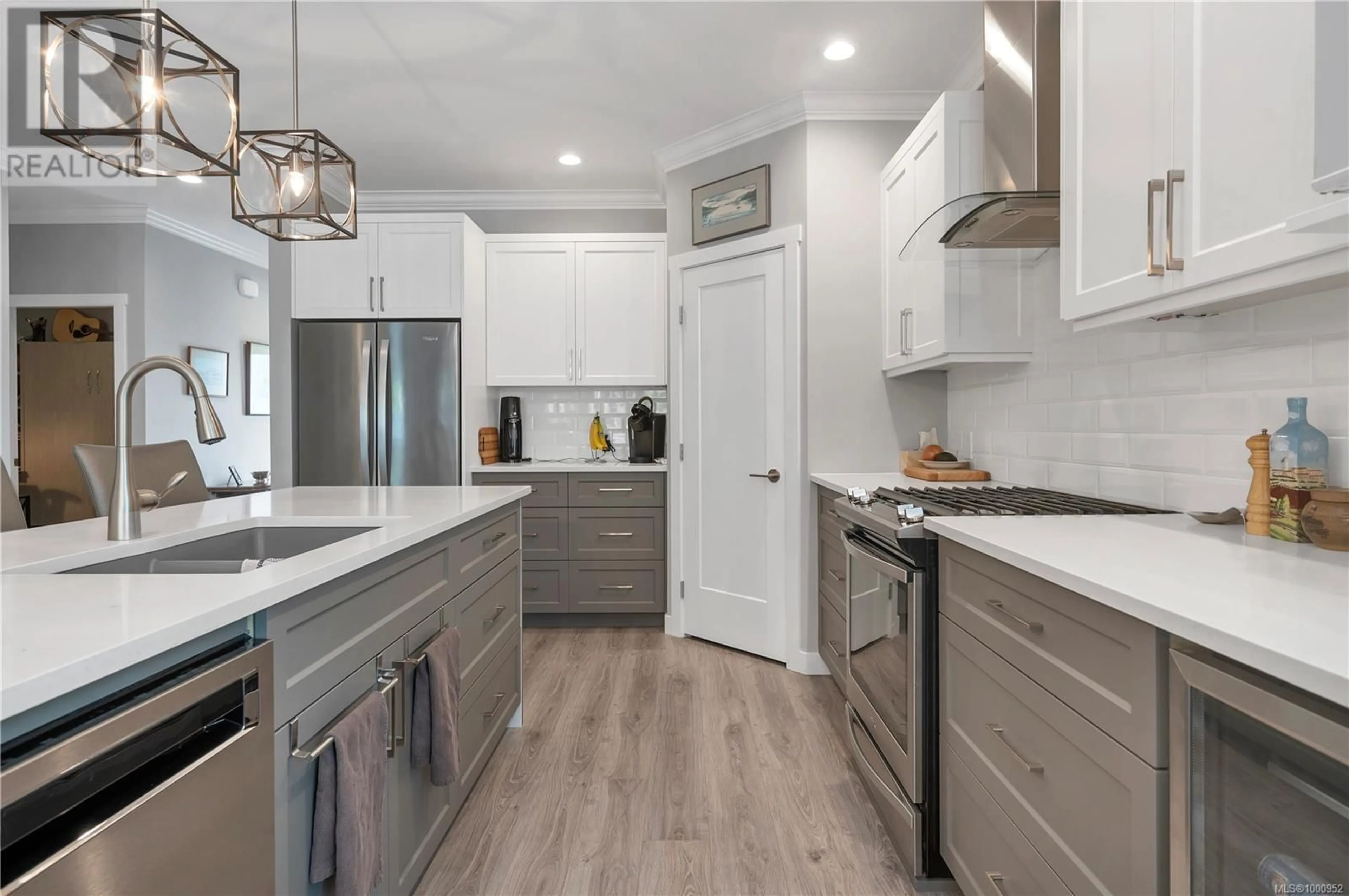 Open concept kitchen, unknown for 33 - 2000 TREELANE ROAD, Campbell River British Columbia V9W0E1