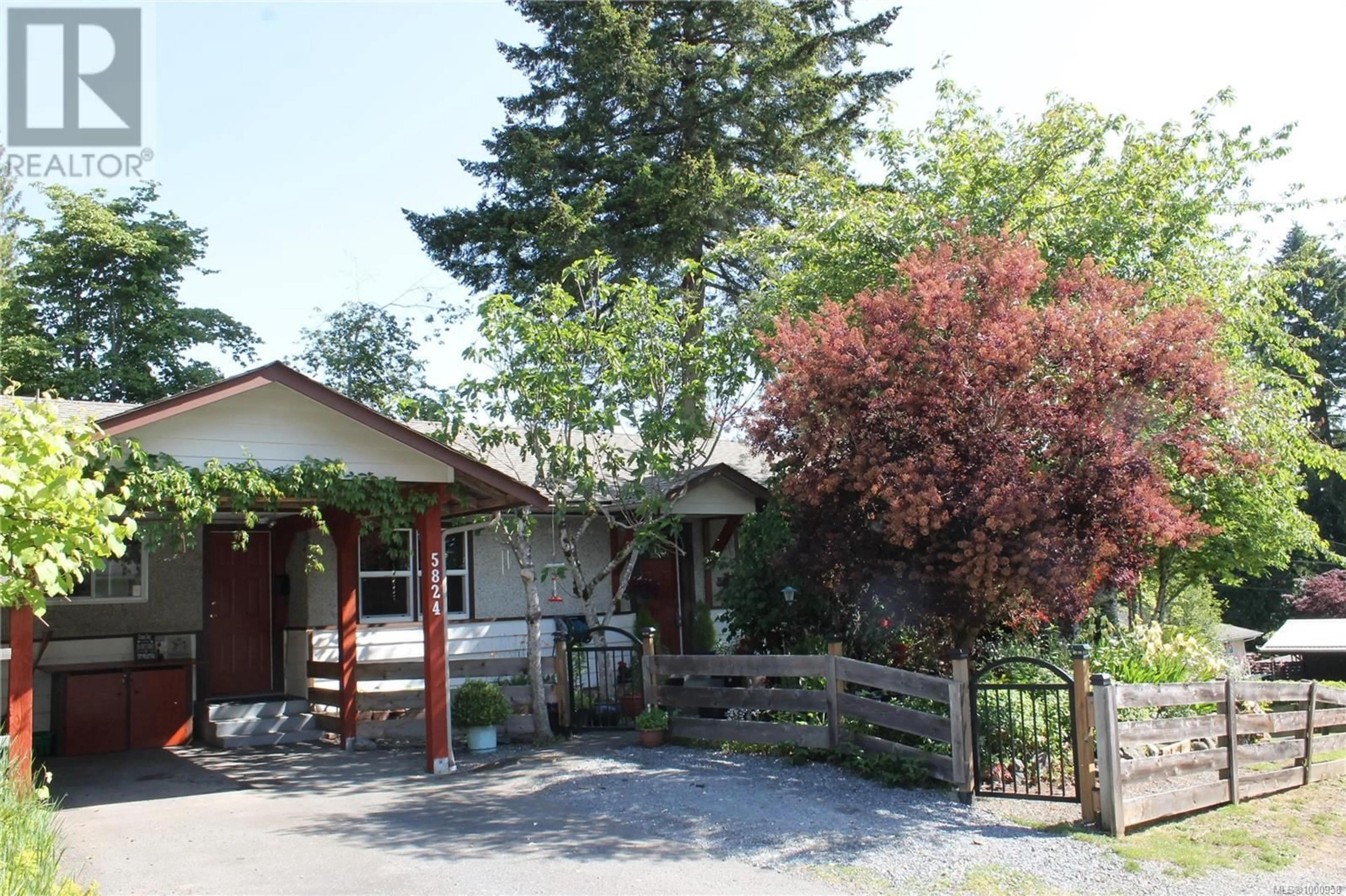 Patio, unknown for 5824 KINCH AVENUE, Duncan British Columbia V9L1K3