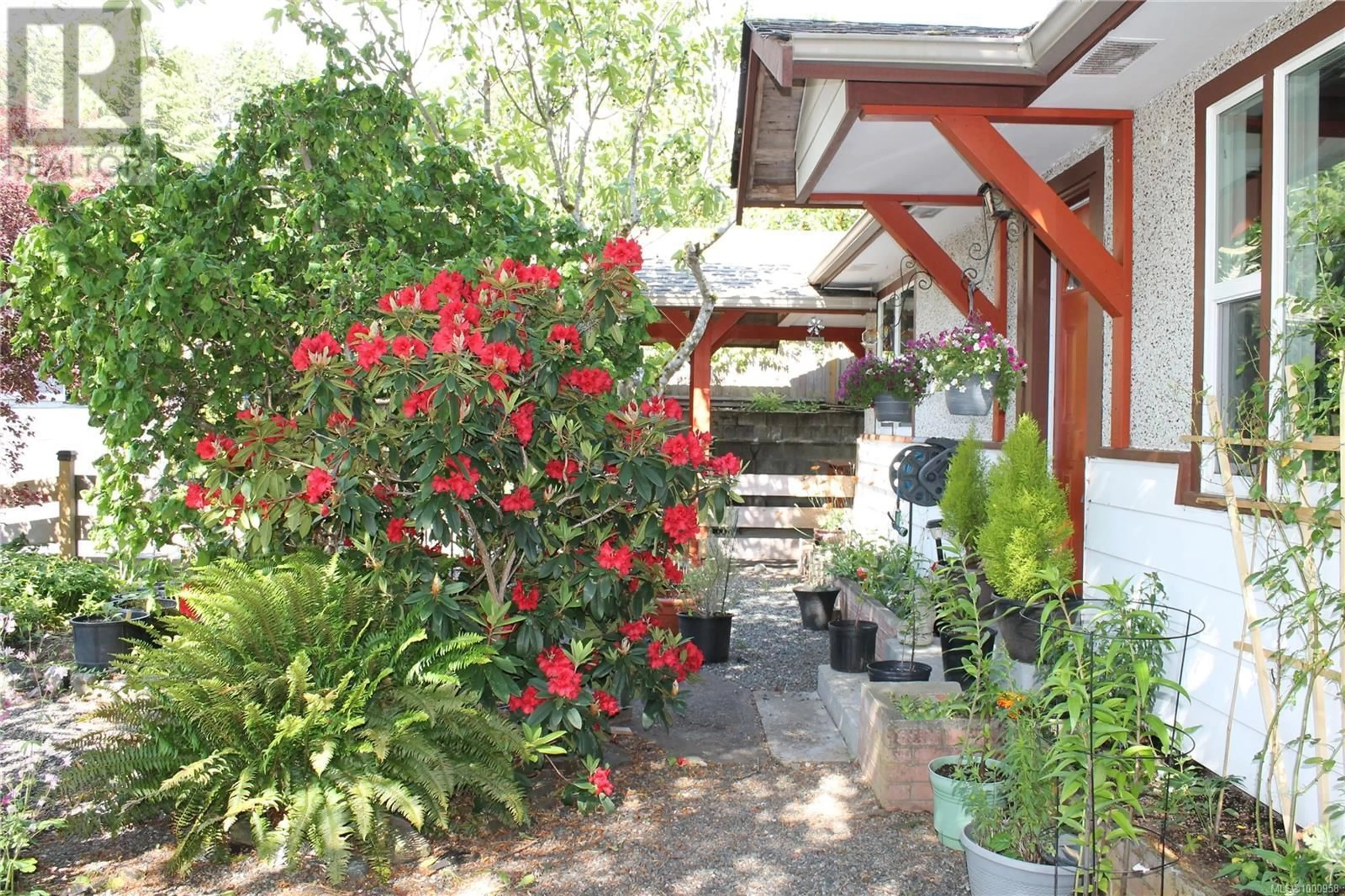 Patio, street for 5824 KINCH AVENUE, Duncan British Columbia V9L1K3