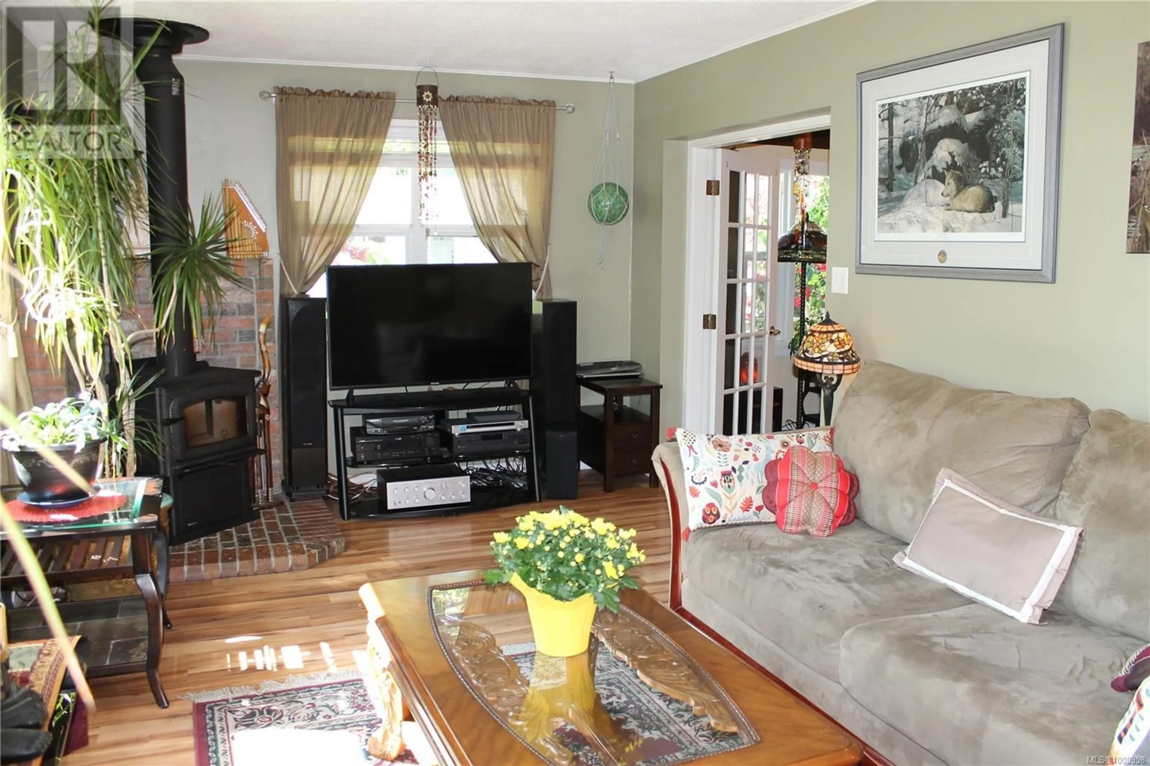 Living room with furniture, unknown for 5824 KINCH AVENUE, Duncan British Columbia V9L1K3