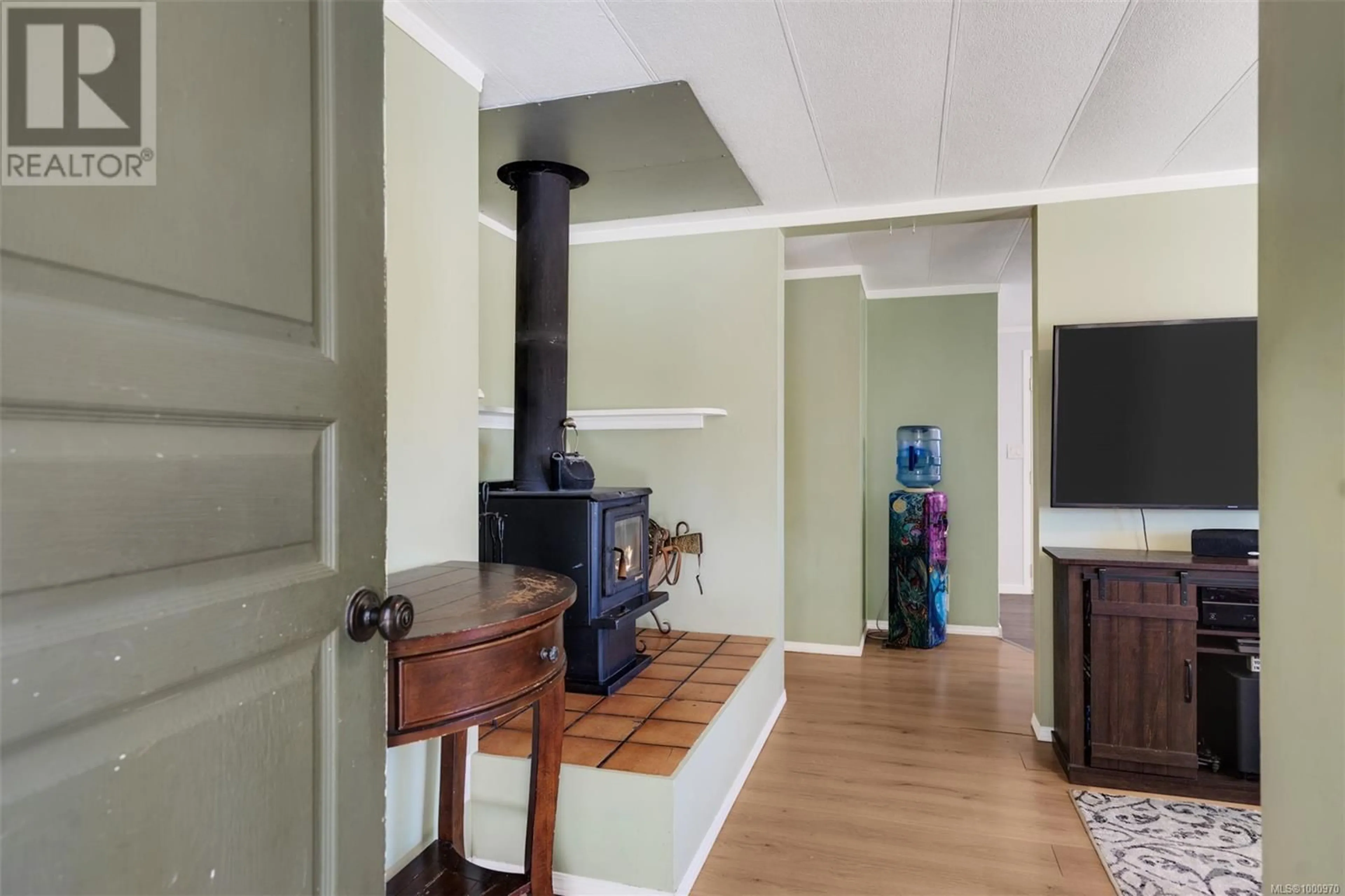 Indoor foyer for 3316 LODMELL ROAD, Langford British Columbia V9C3E5