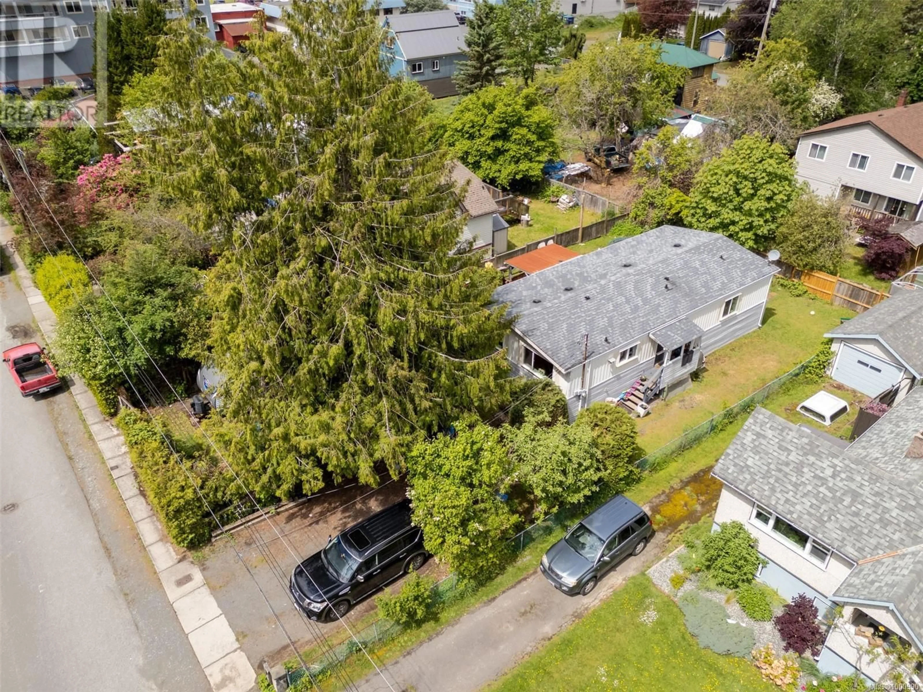 A pic from outside/outdoor area/front of a property/back of a property/a pic from drone, street for 71 WELLINGTON ROAD, Lake Cowichan British Columbia V0R2G0