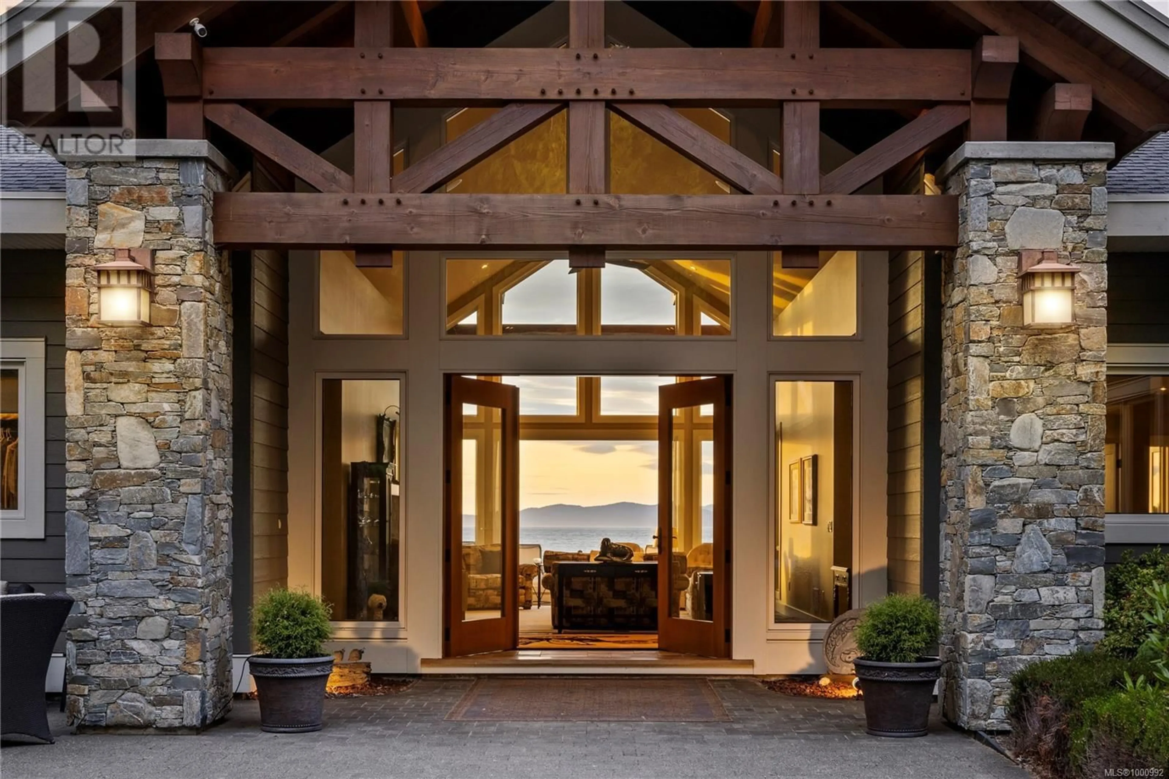 Indoor entryway for 1575 DORCAS POINT ROAD, Nanoose Bay British Columbia V9P9B4