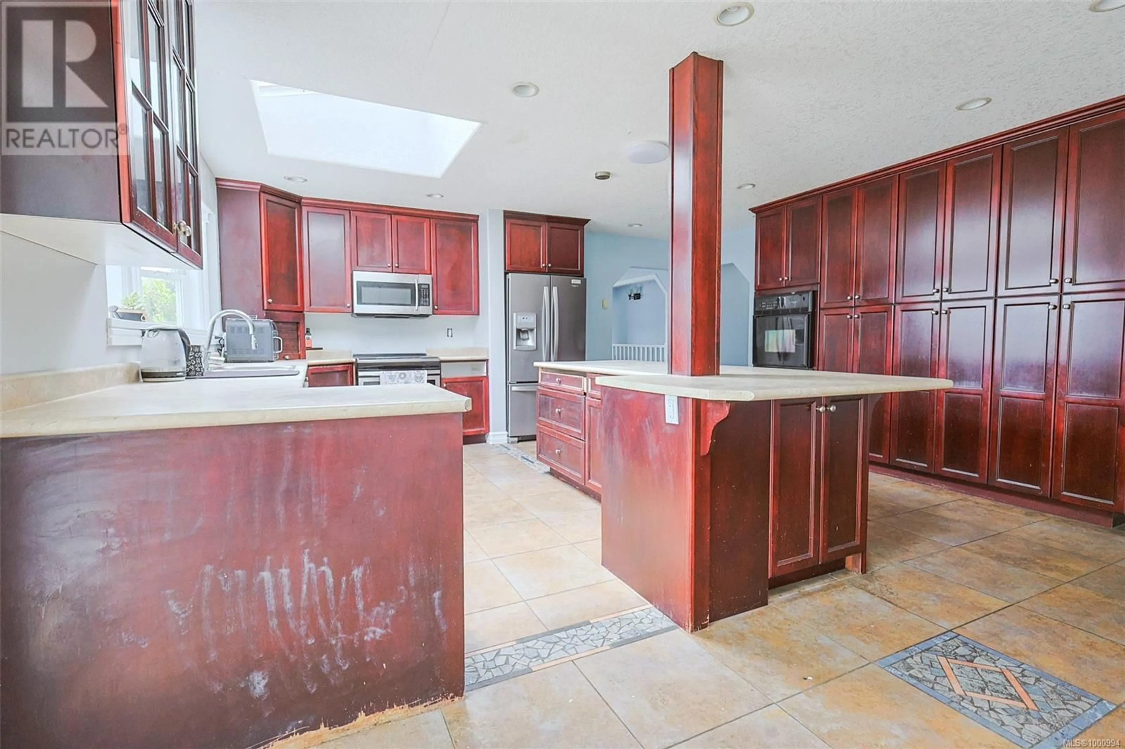 Open concept kitchen, ceramic/tile floor for 2111 CARMEN ROAD, Nanaimo British Columbia V9R2G5