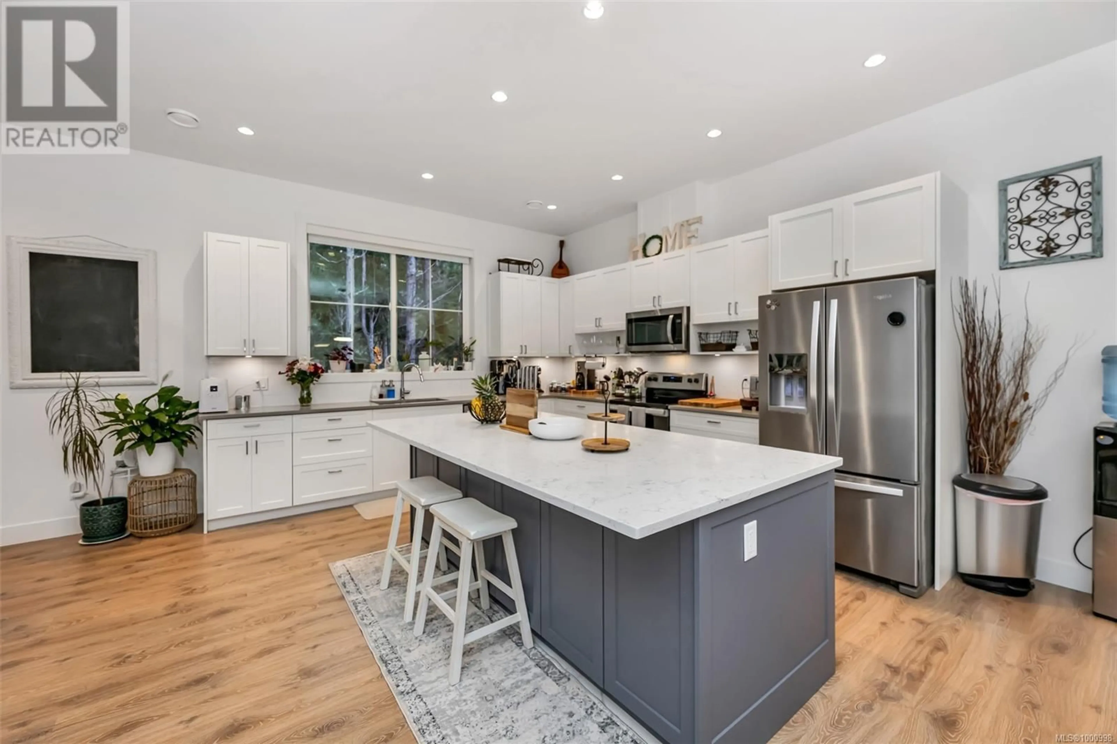 Open concept kitchen, unknown for 3319 WEST OAK PLACE, Langford British Columbia V9C2P2