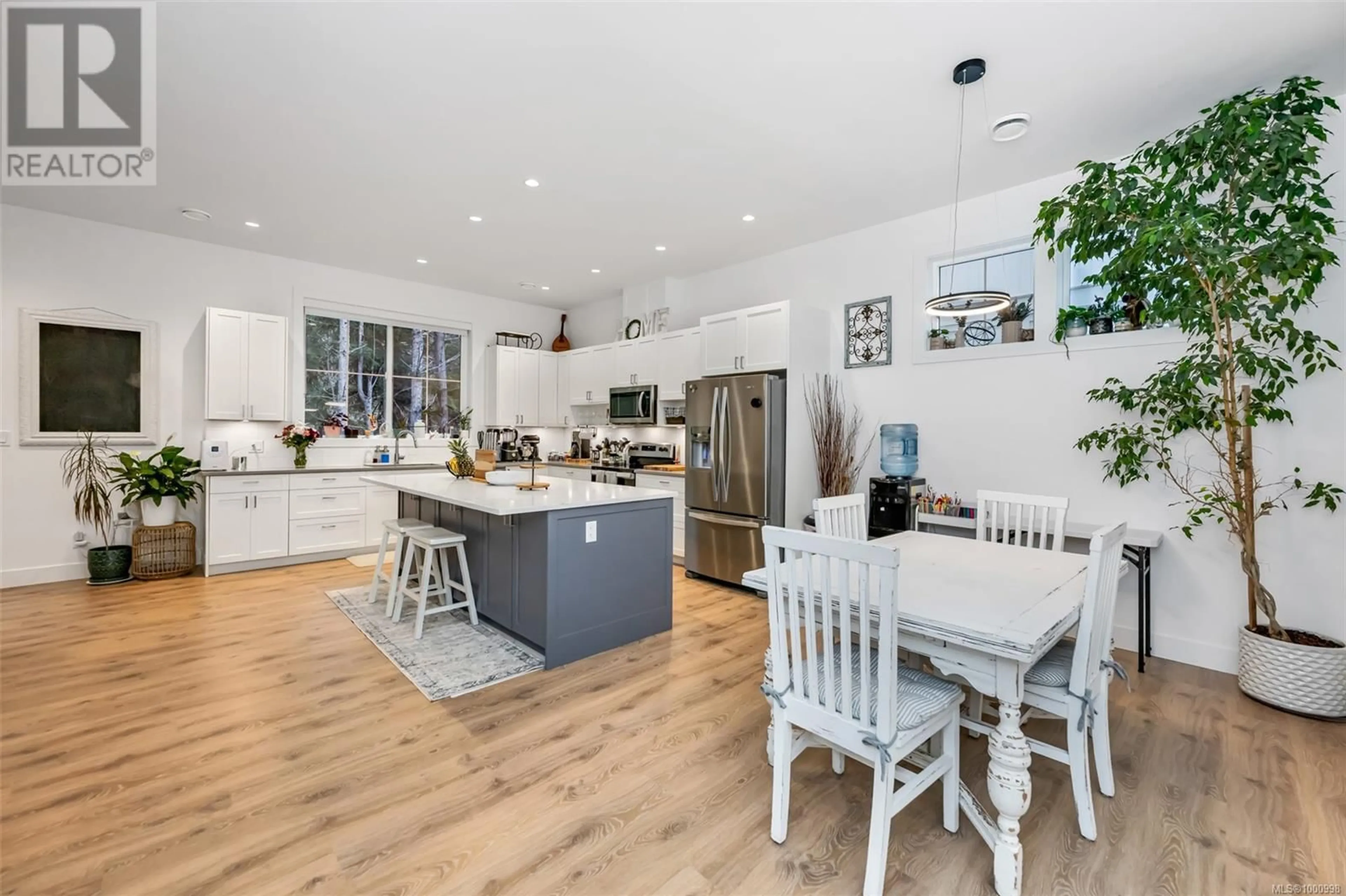 Open concept kitchen, unknown for 3319 WEST OAK PLACE, Langford British Columbia V9C2P2