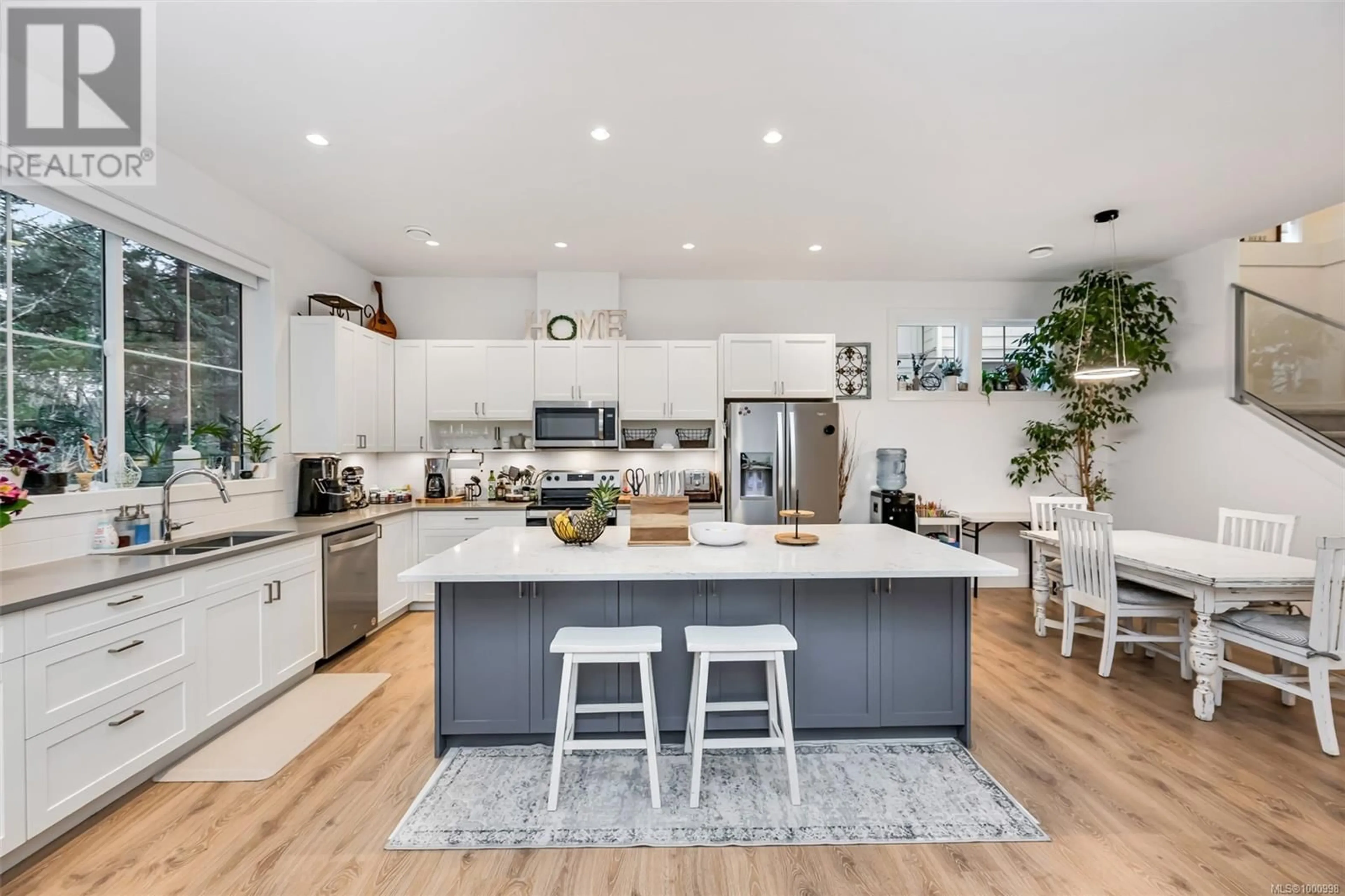 Open concept kitchen, unknown for 3319 WEST OAK PLACE, Langford British Columbia V9C2P2