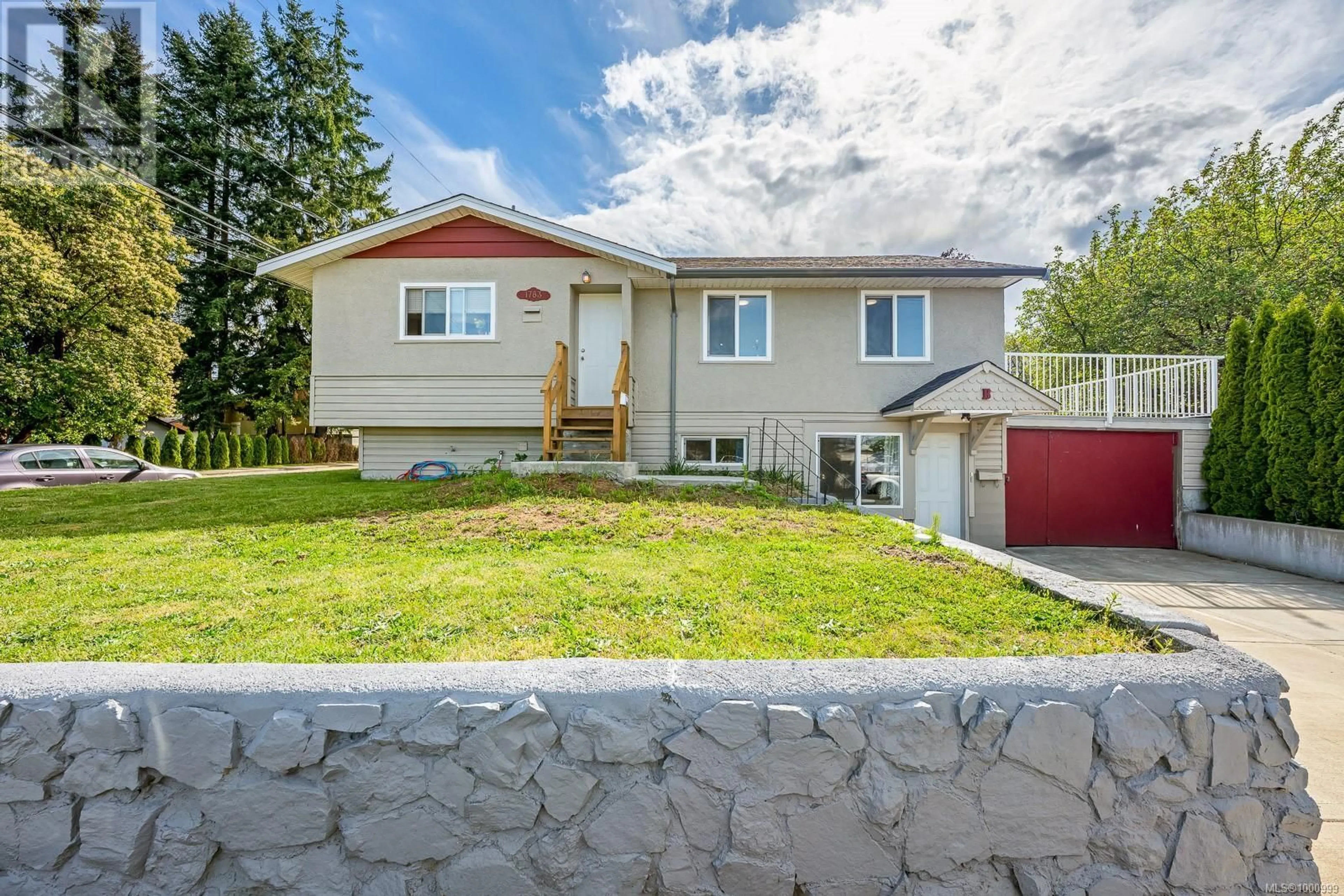 Home with vinyl exterior material, street for 1783 ENGLAND AVENUE, Courtenay British Columbia V9N2P3