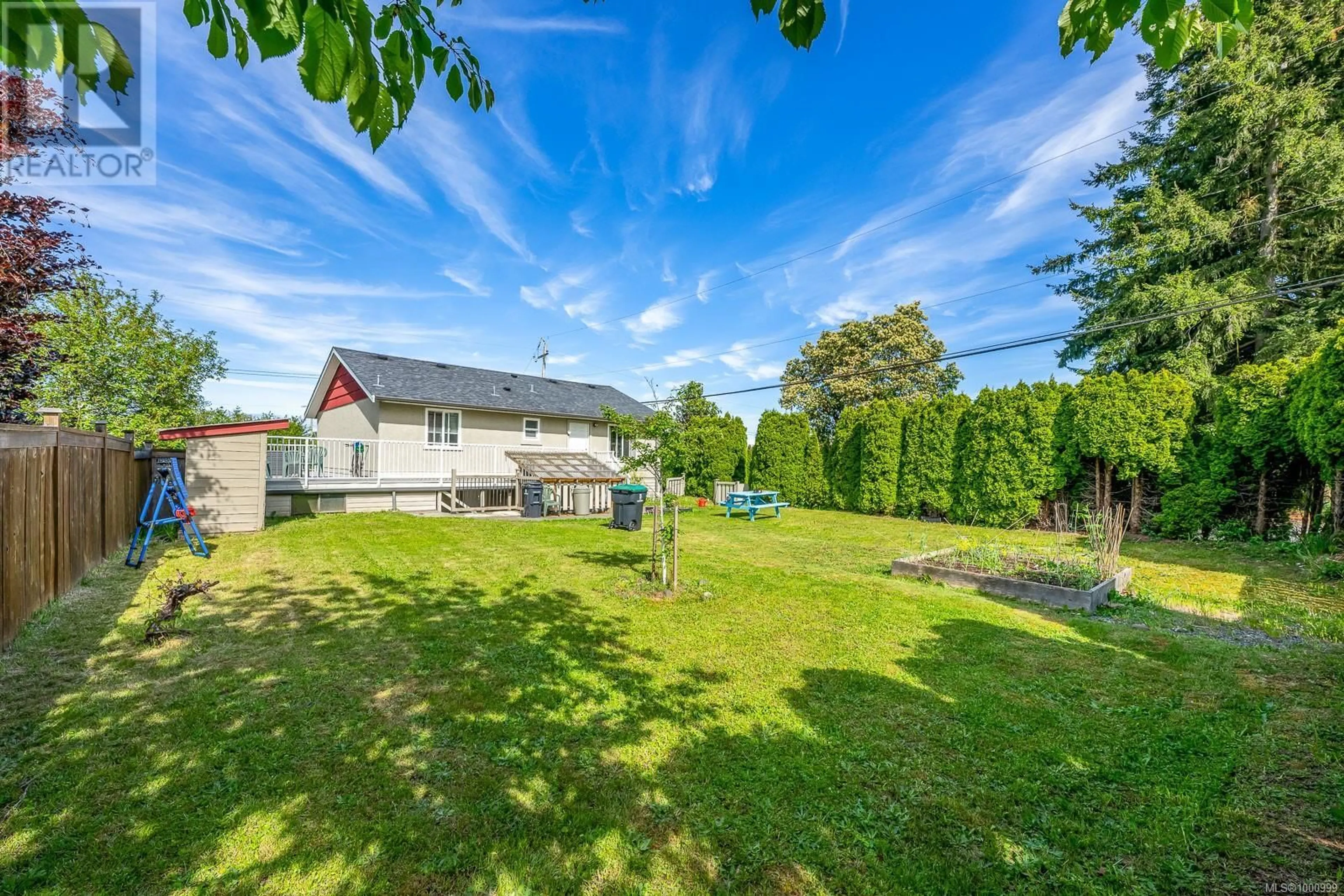 A pic from outside/outdoor area/front of a property/back of a property/a pic from drone, unknown for 1783 ENGLAND AVENUE, Courtenay British Columbia V9N2P3