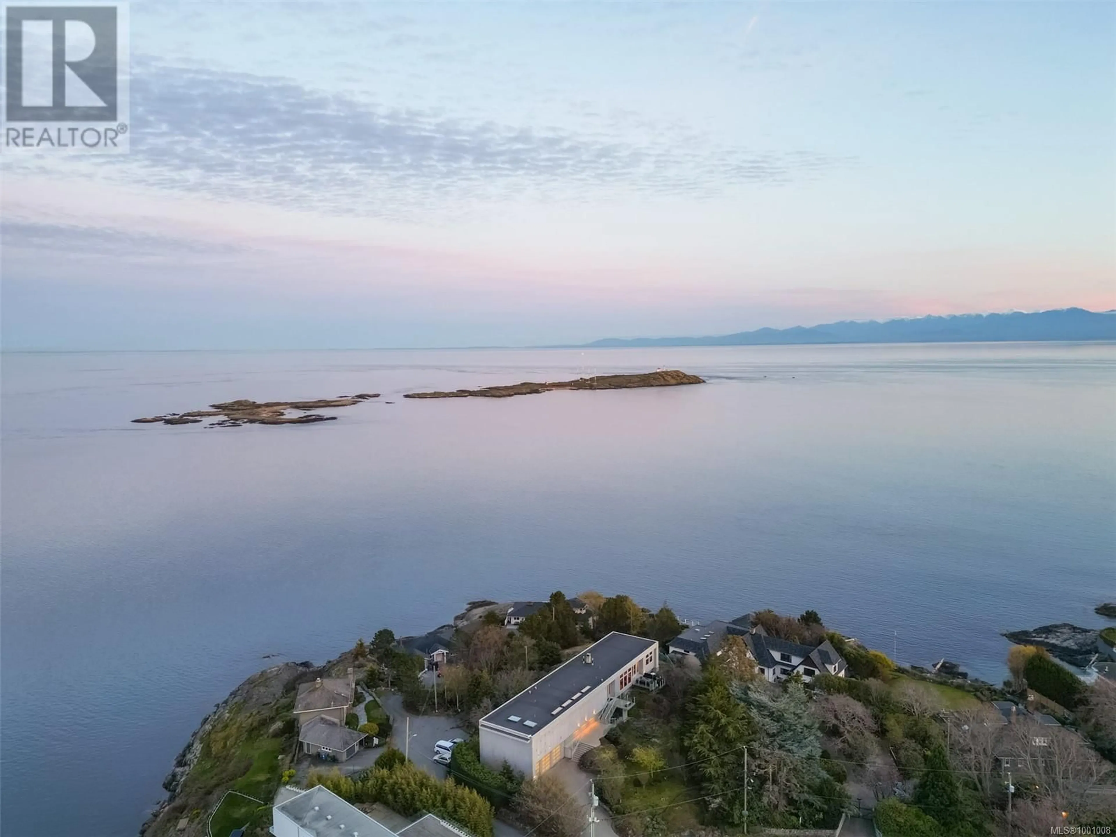 A pic from outside/outdoor area/front of a property/back of a property/a pic from drone, water/lake/river/ocean view for 285 KING GEORGE TERRACE, Oak Bay British Columbia V8S2J8