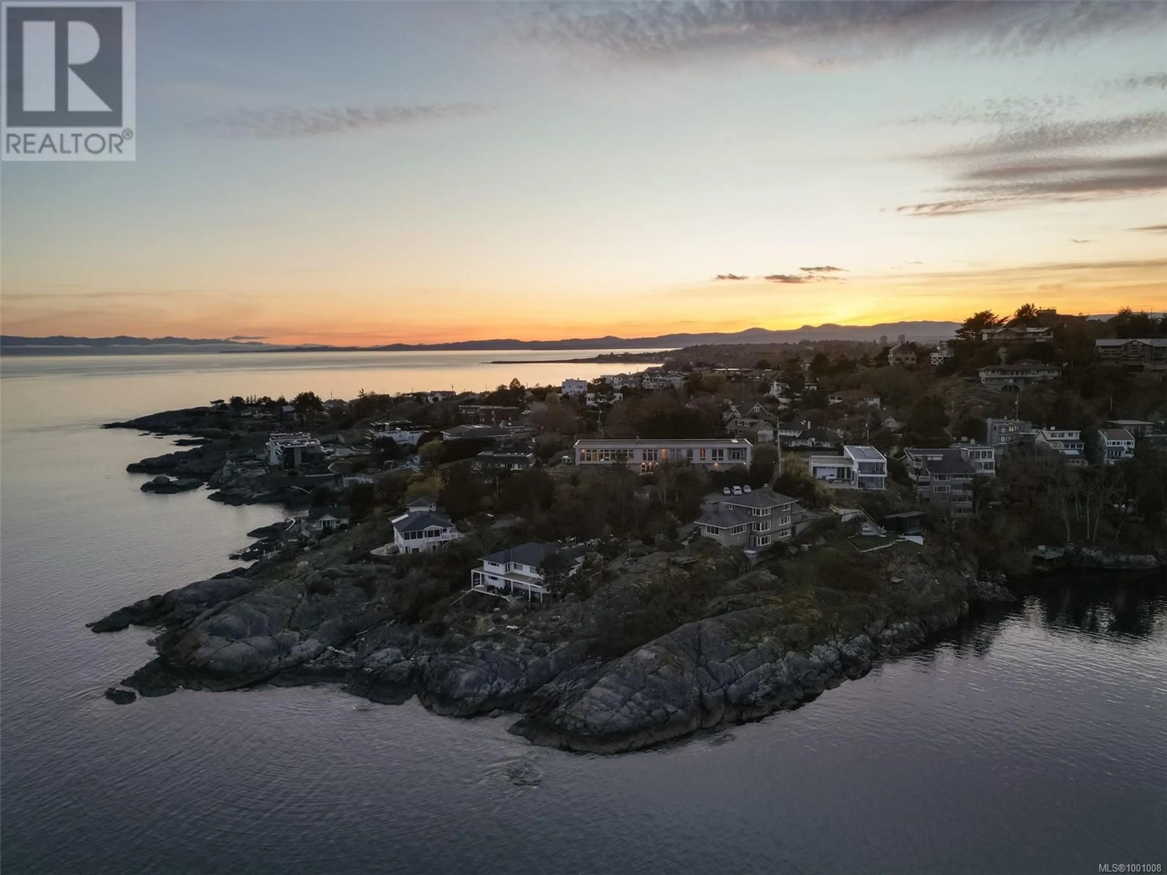 A pic from outside/outdoor area/front of a property/back of a property/a pic from drone, water/lake/river/ocean view for 285 KING GEORGE TERRACE, Oak Bay British Columbia V8S2J8