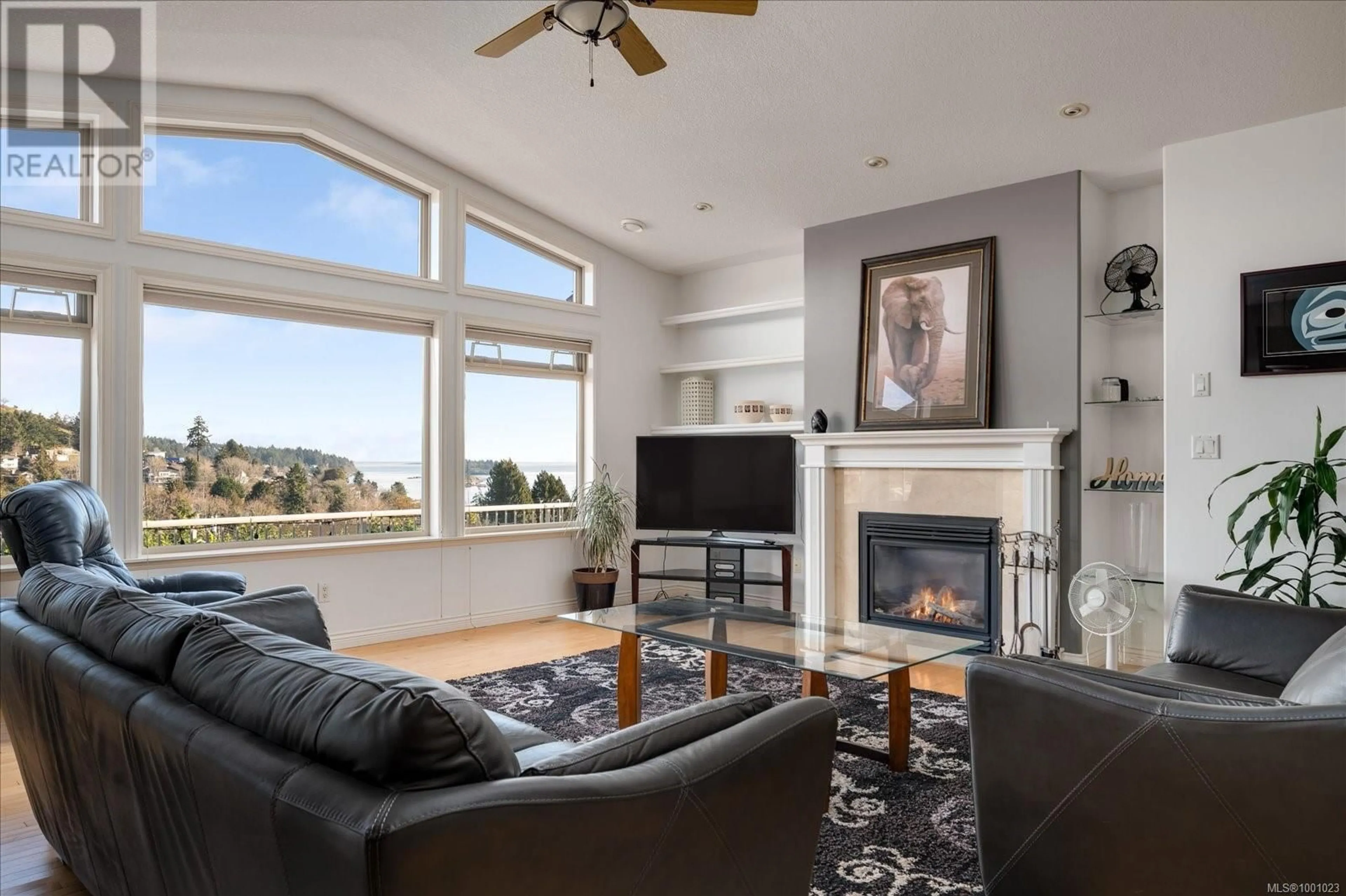 Living room with furniture, unknown for 2830 HALIDAY CRESCENT, Nanaimo British Columbia V9S3M9