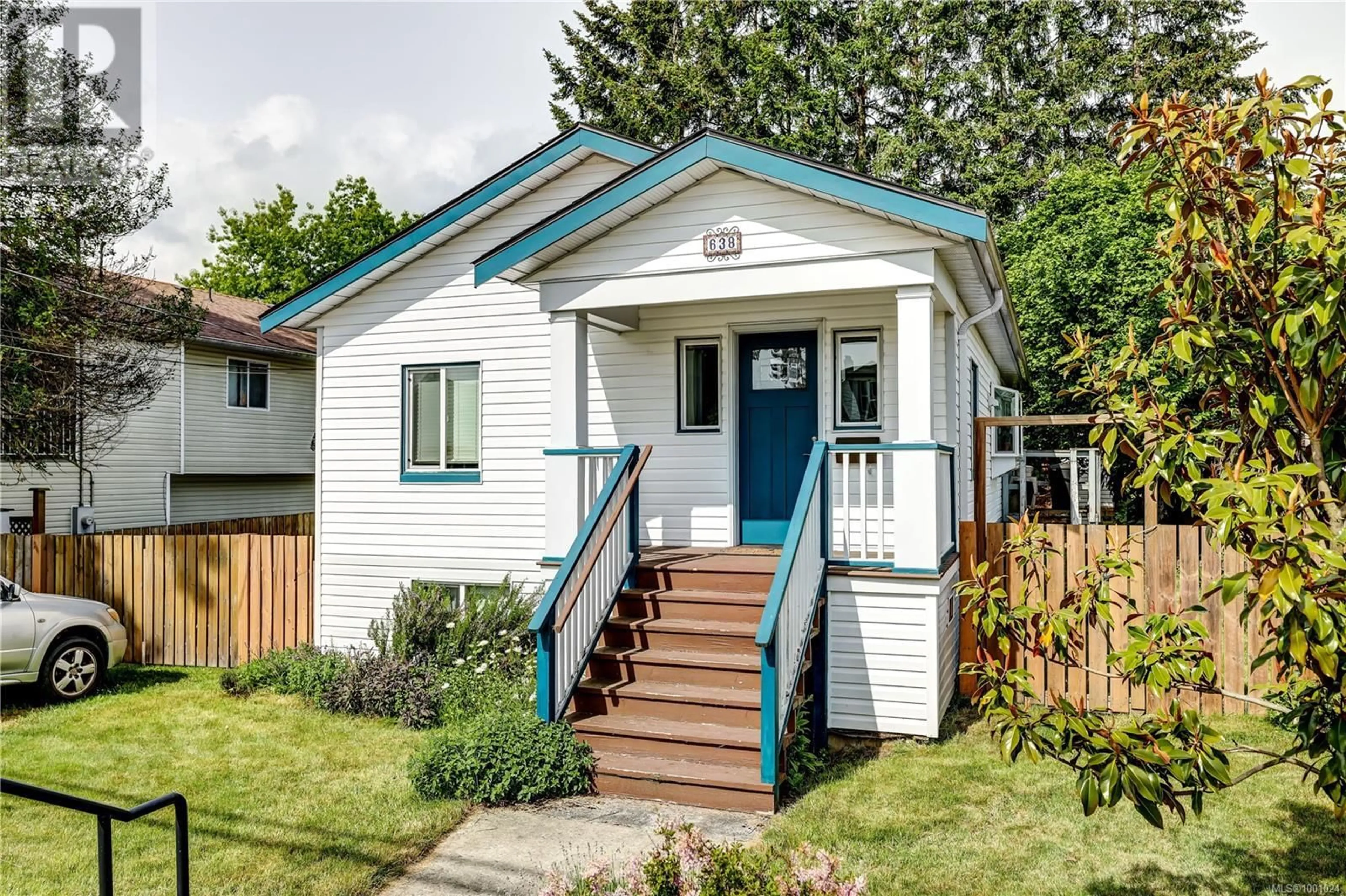 Home with vinyl exterior material, street for 638 VICTORIA ROAD, Nanaimo British Columbia V9R4R5