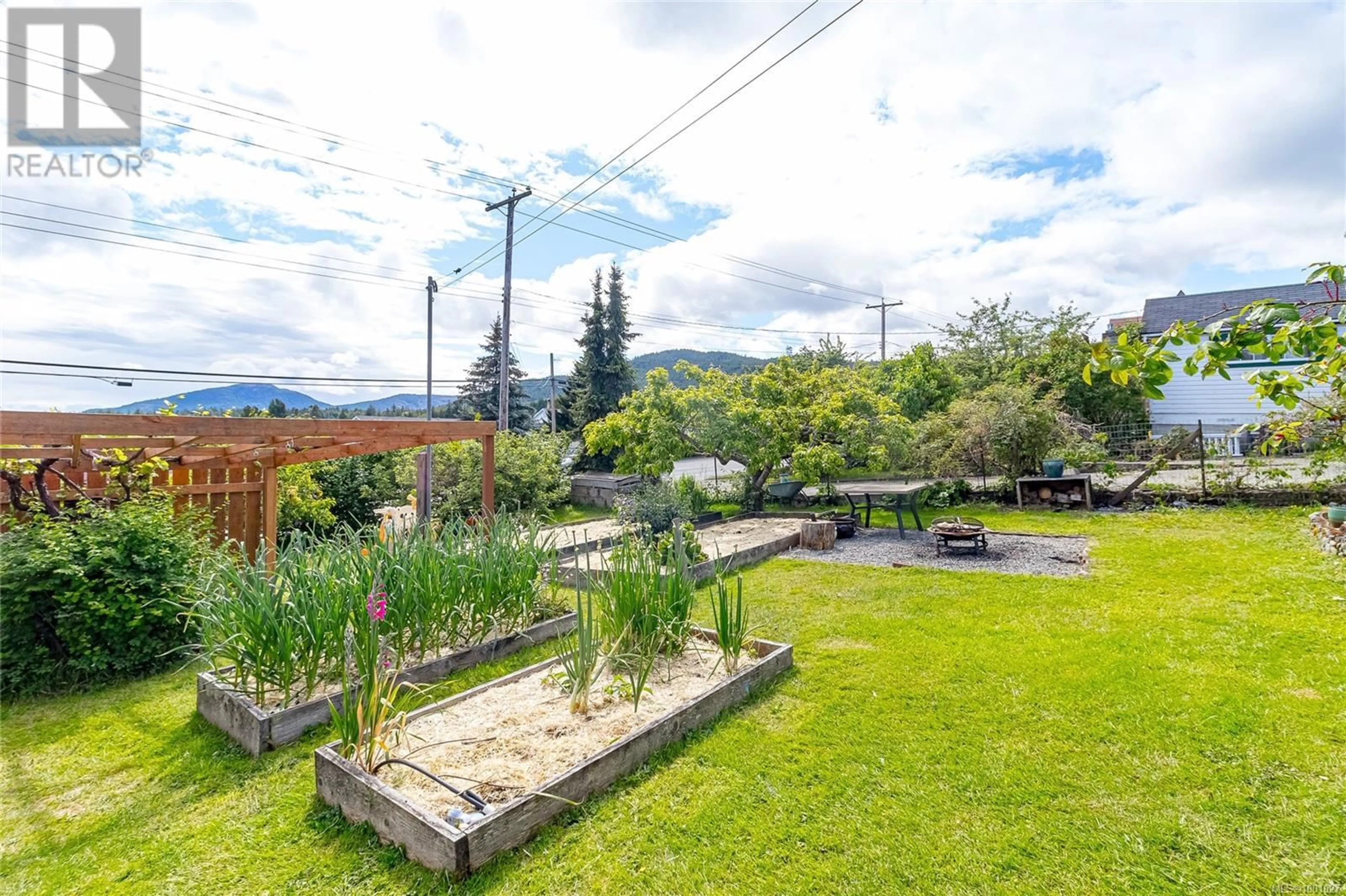 Patio, water/lake/river/ocean view for 8060 YORK AVENUE, Crofton British Columbia V0R1R0